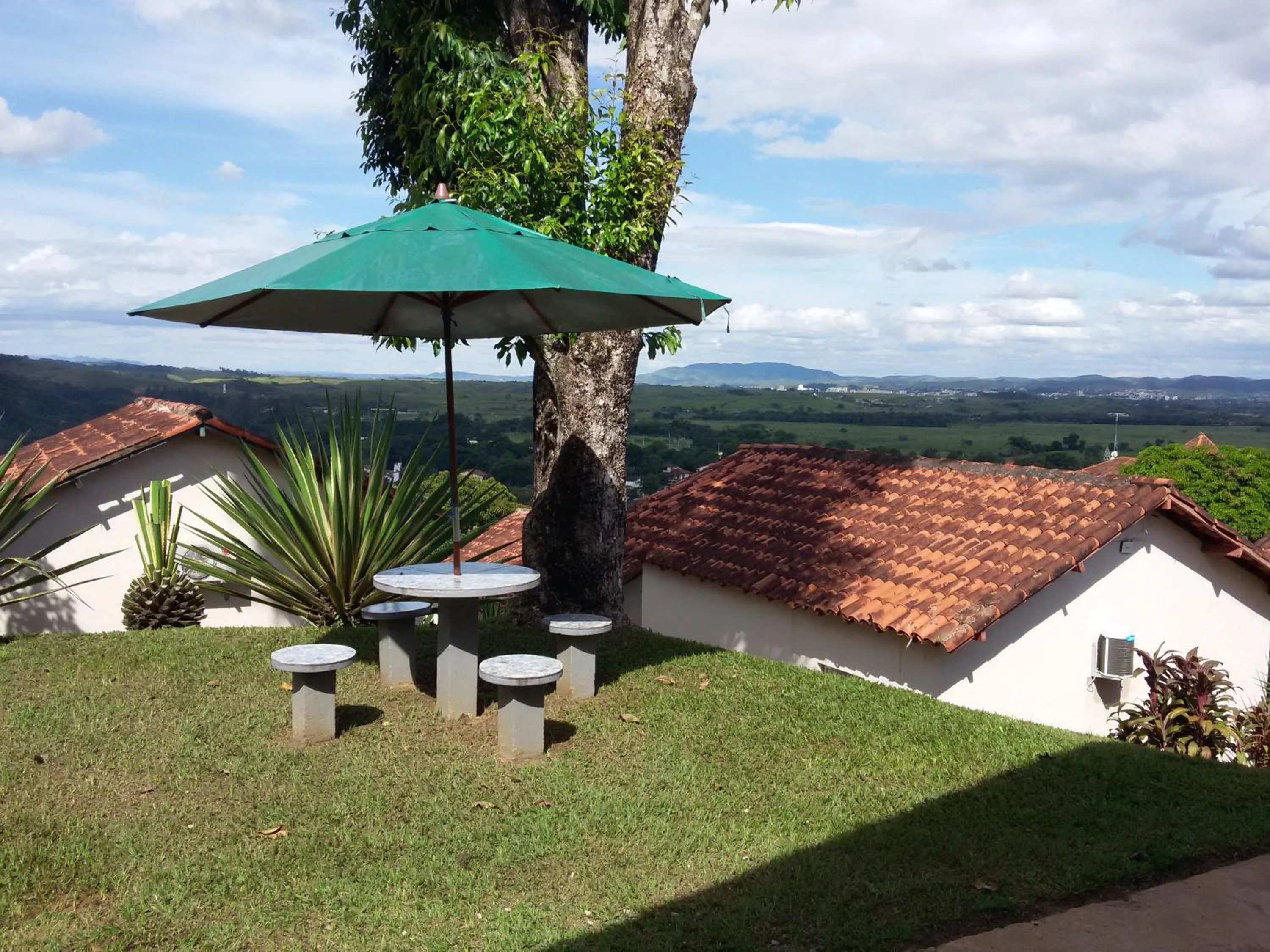 Garden view in Maison Clapp