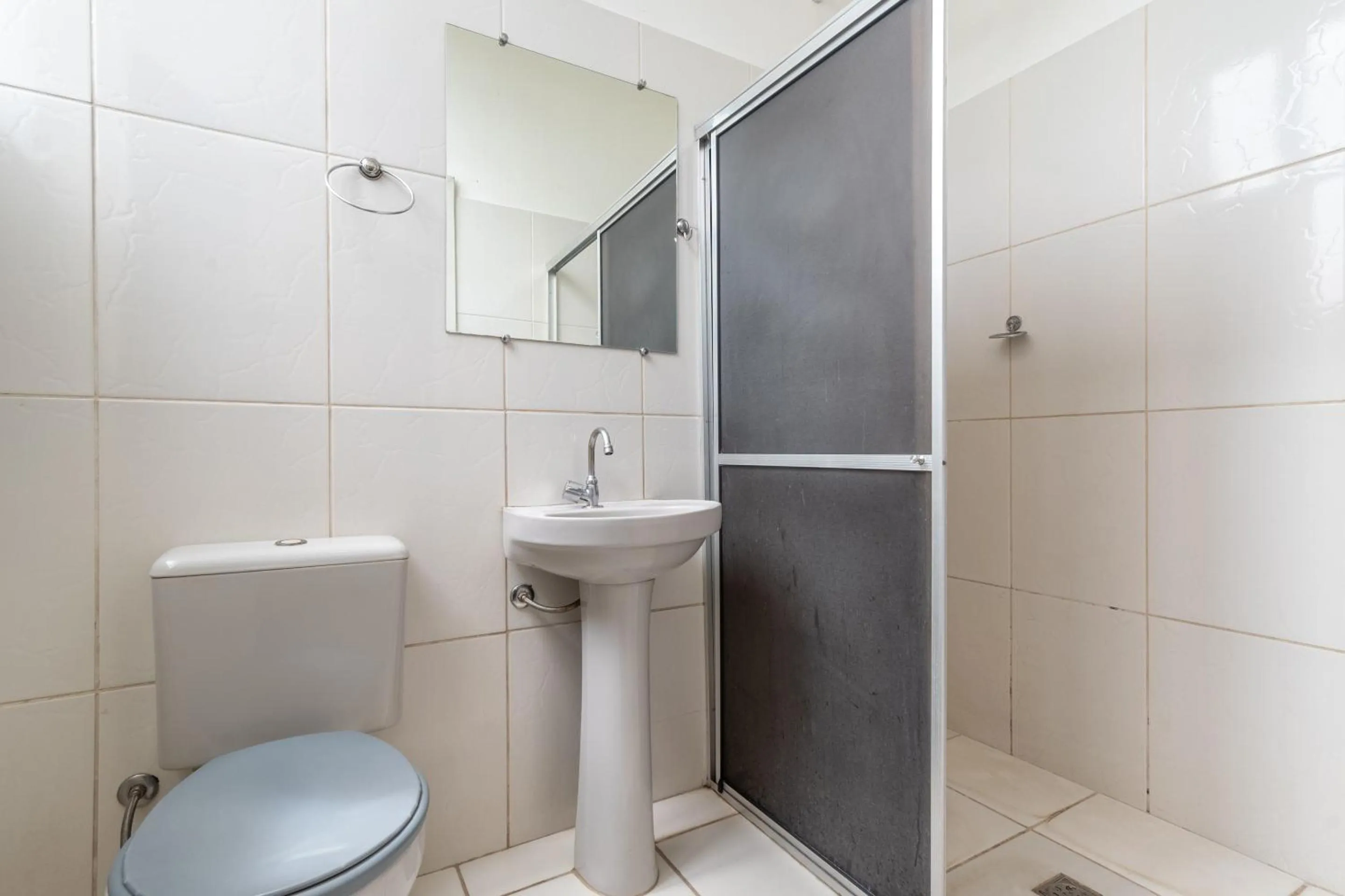 Bathroom in OYO Hotel L'Espace - Jaraguá Belo Horizonte