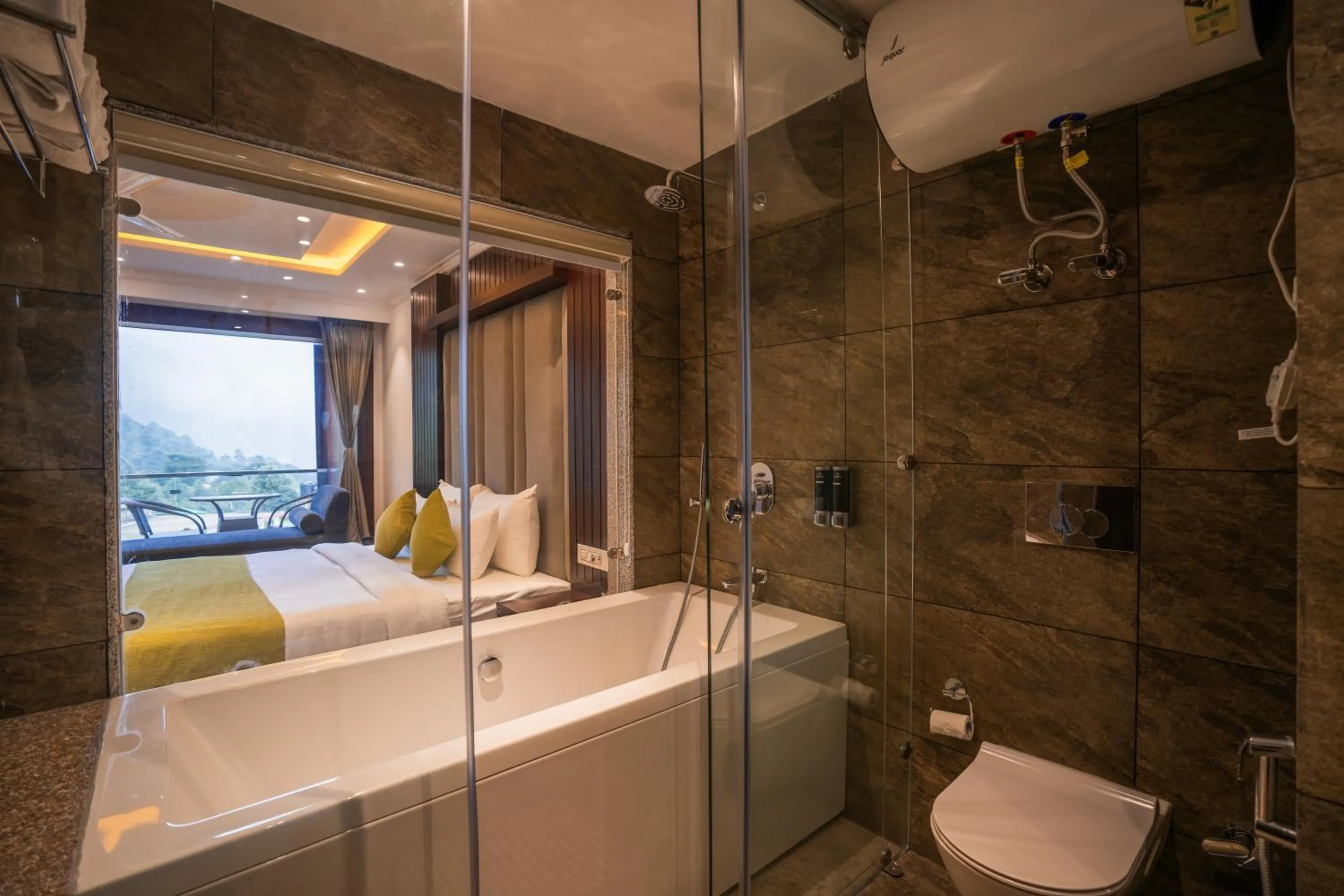 Bath in Alt Life Luxe - Himalayan Crown - Dharamkot Mcleodganj