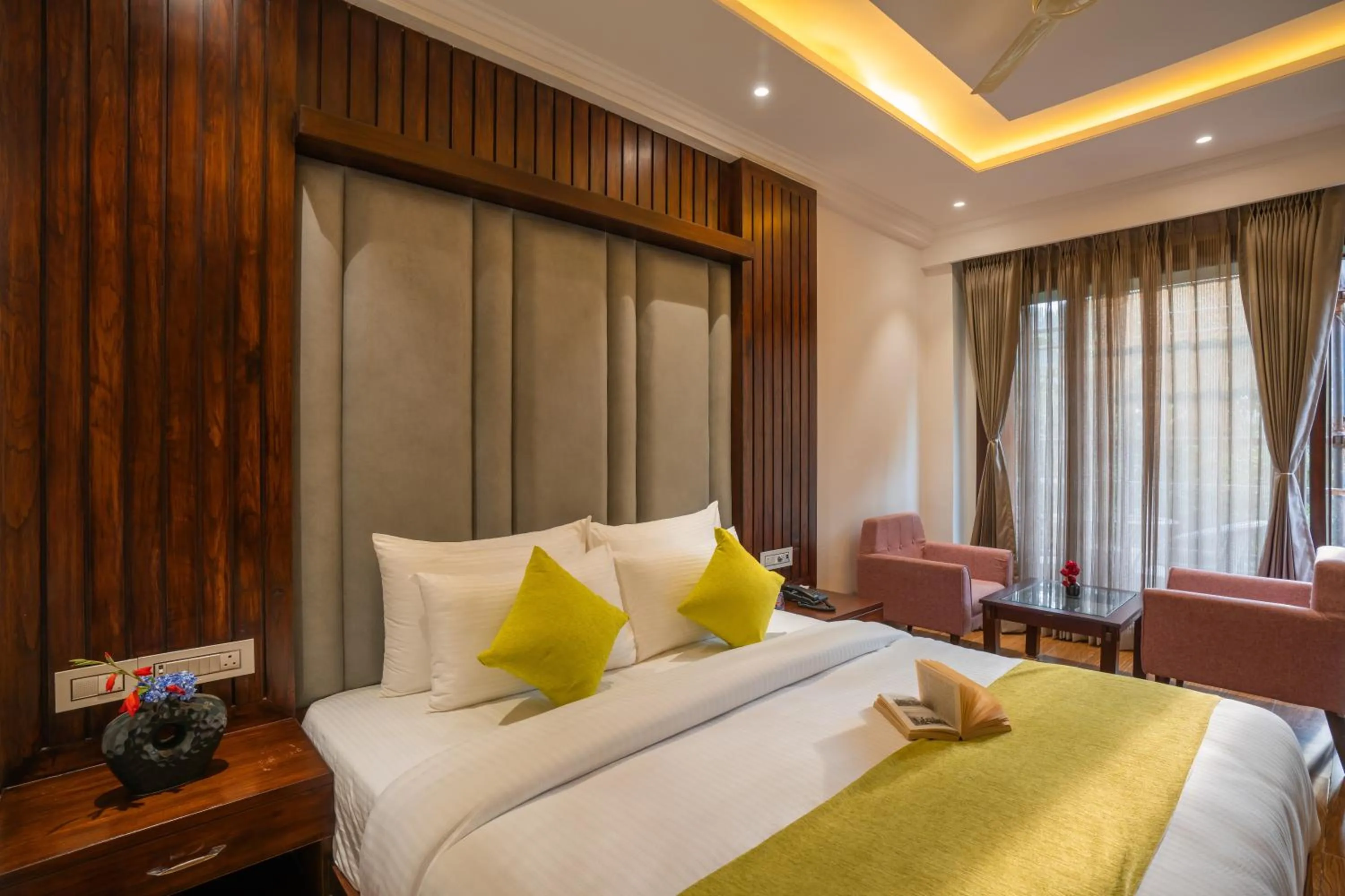 Photo of the whole room in Alt Life Luxe - Himalayan Crown - Dharamkot Mcleodganj