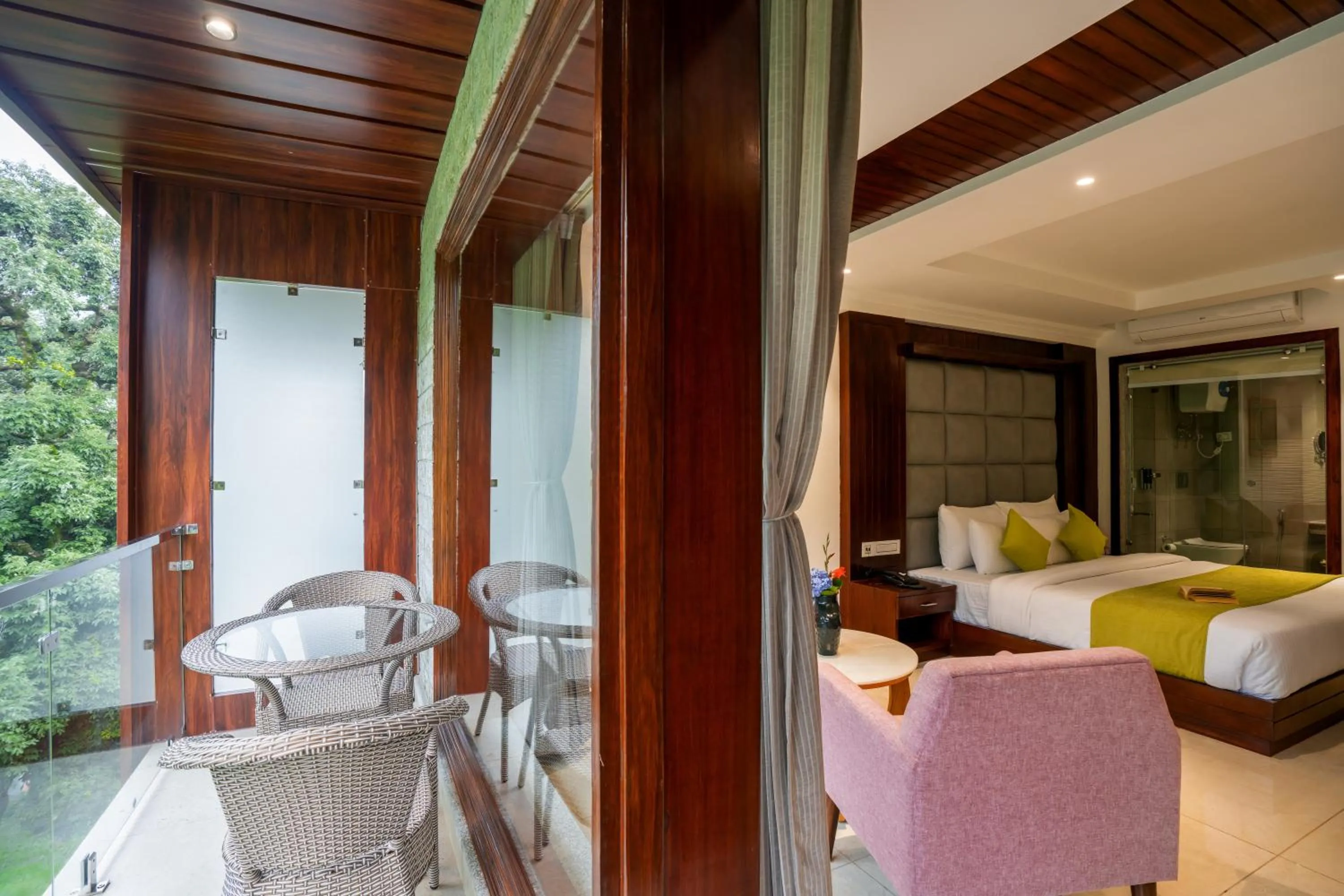 Balcony/Terrace in Alt Life Luxe - Himalayan Crown - Dharamkot Mcleodganj