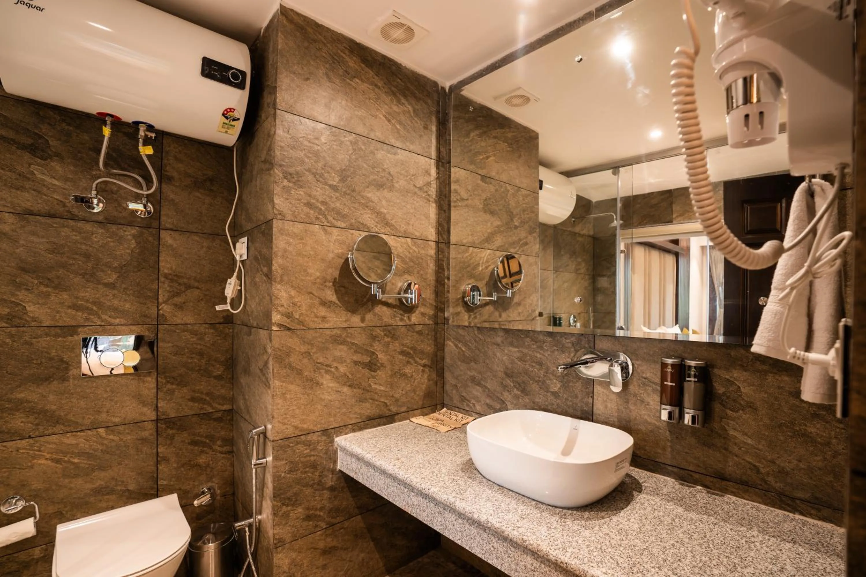 Toilet in Alt Life Luxe - Himalayan Crown - Dharamkot Mcleodganj