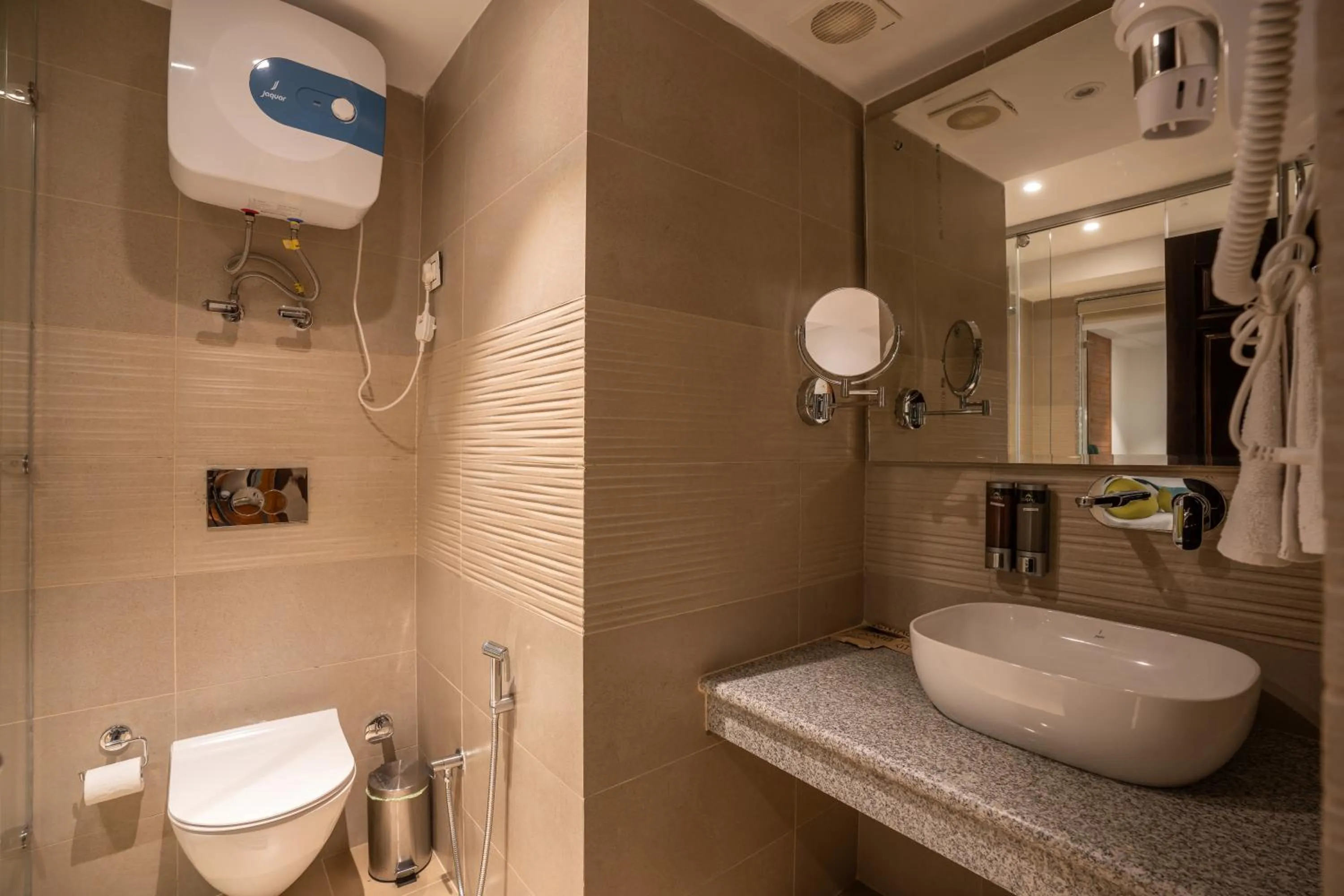 Toilet in Alt Life Luxe - Himalayan Crown - Dharamkot Mcleodganj