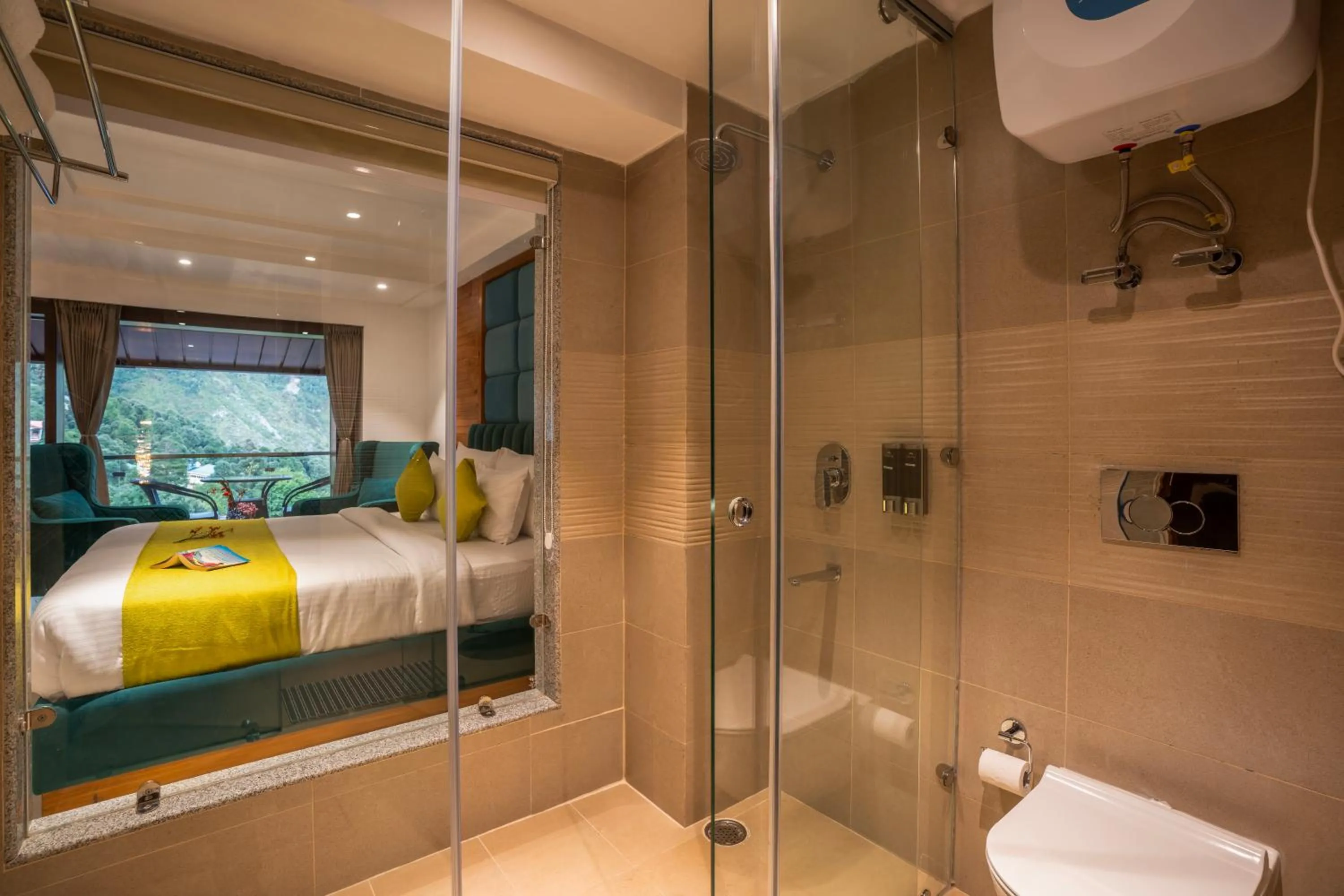 Photo of the whole room in Alt Life Luxe - Himalayan Crown - Dharamkot Mcleodganj