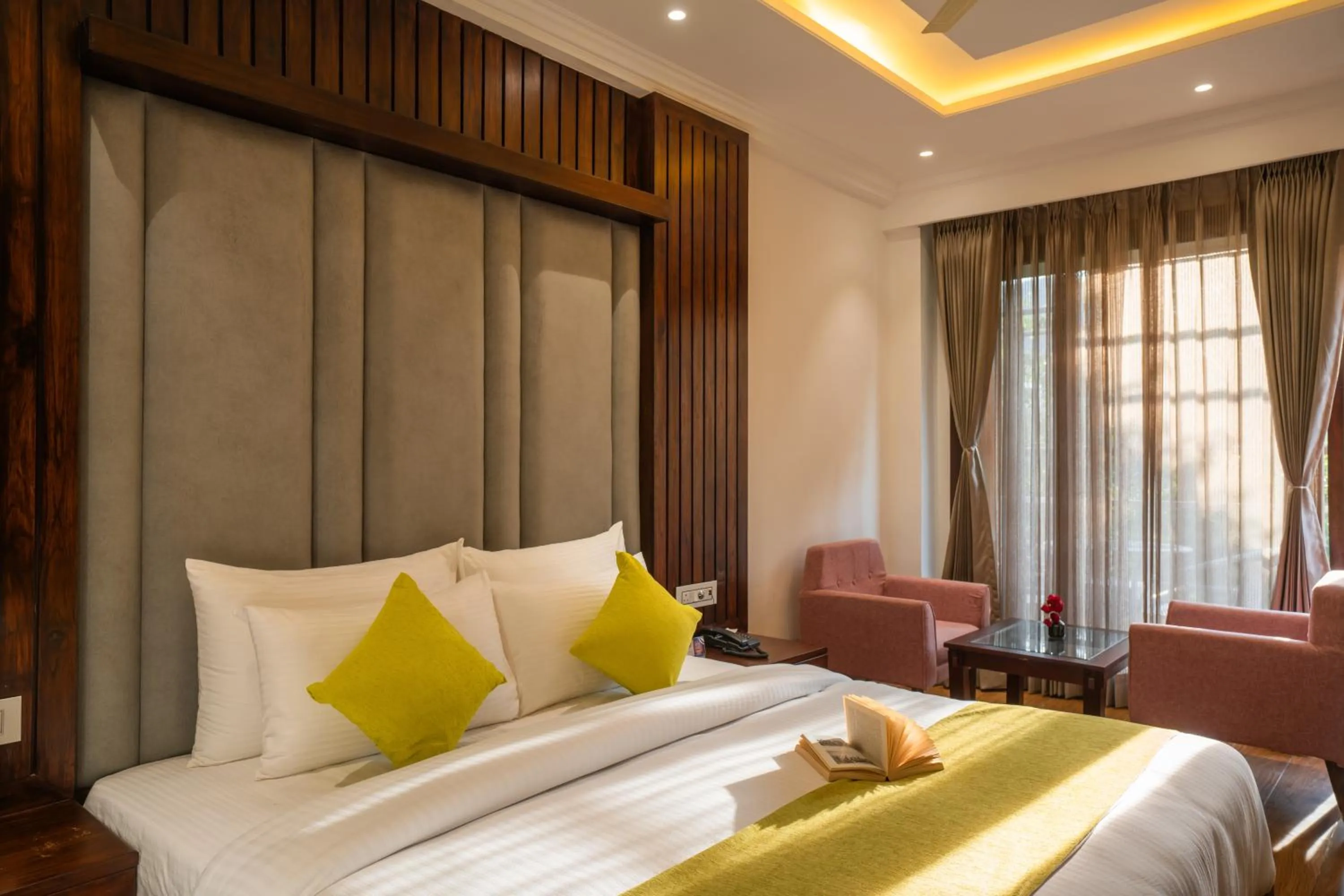 Photo of the whole room in Alt Life Luxe - Himalayan Crown - Dharamkot Mcleodganj