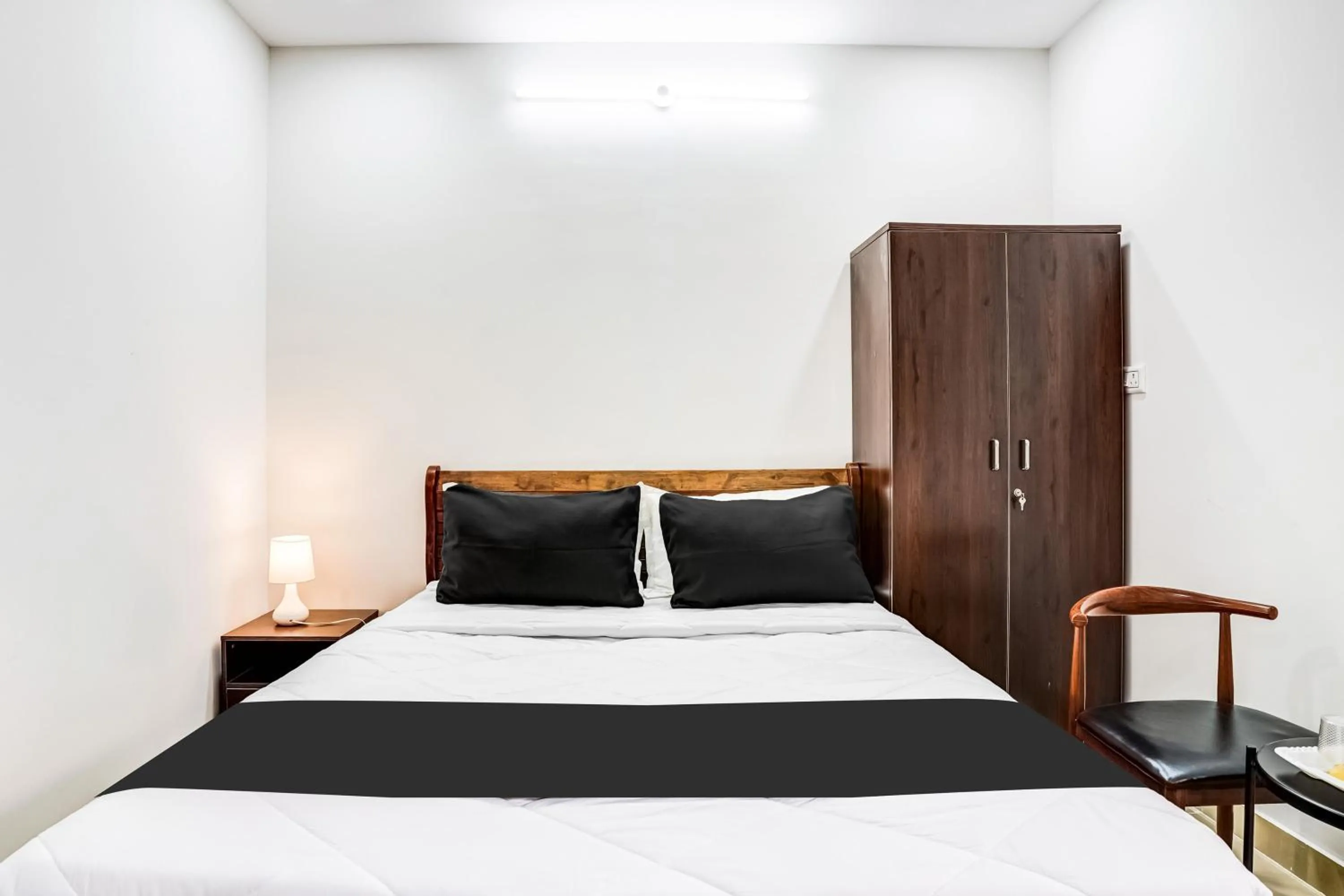 Bedroom, Bed in Hotel O HMR Inn