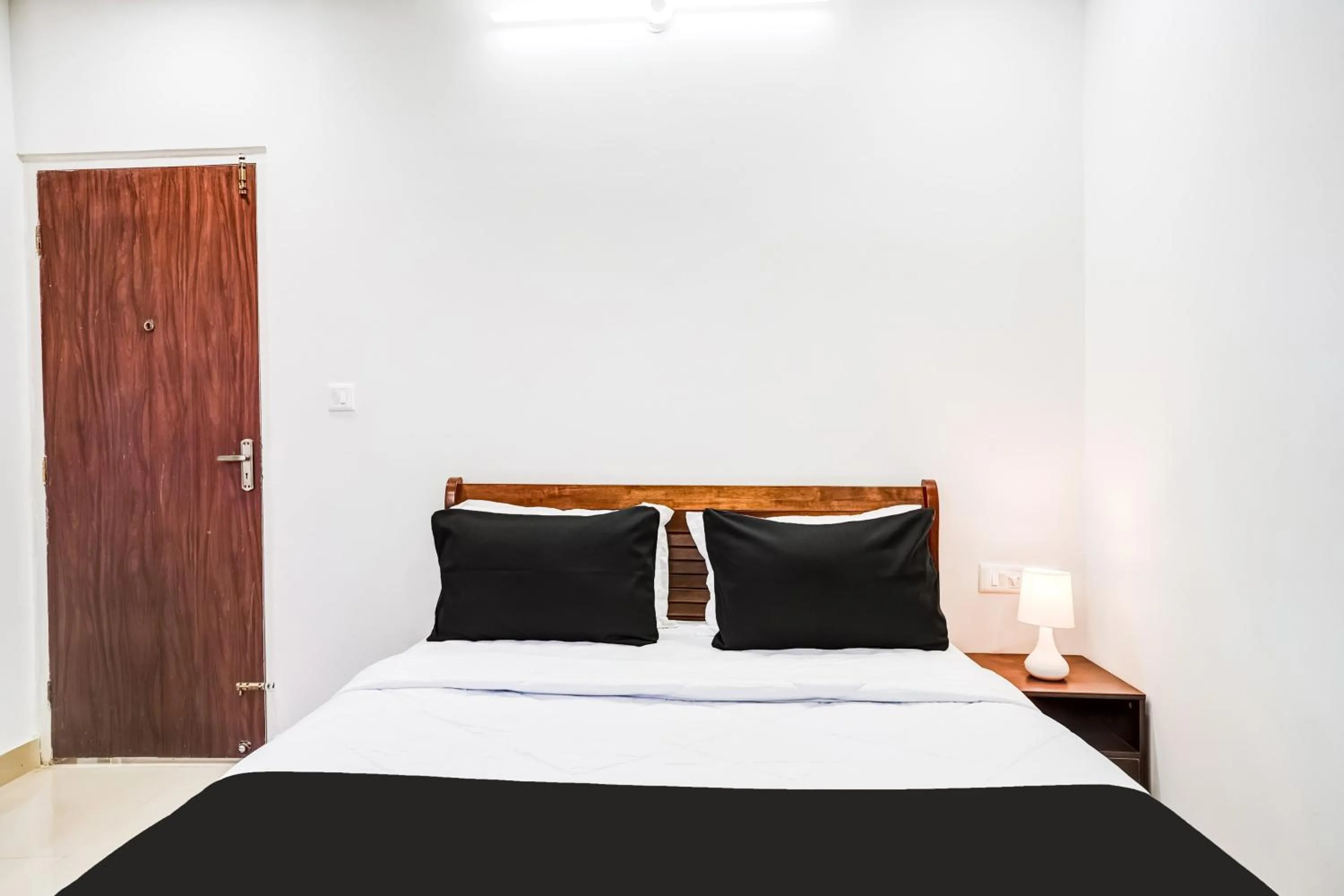 Bedroom, Bed in Hotel O HMR Inn