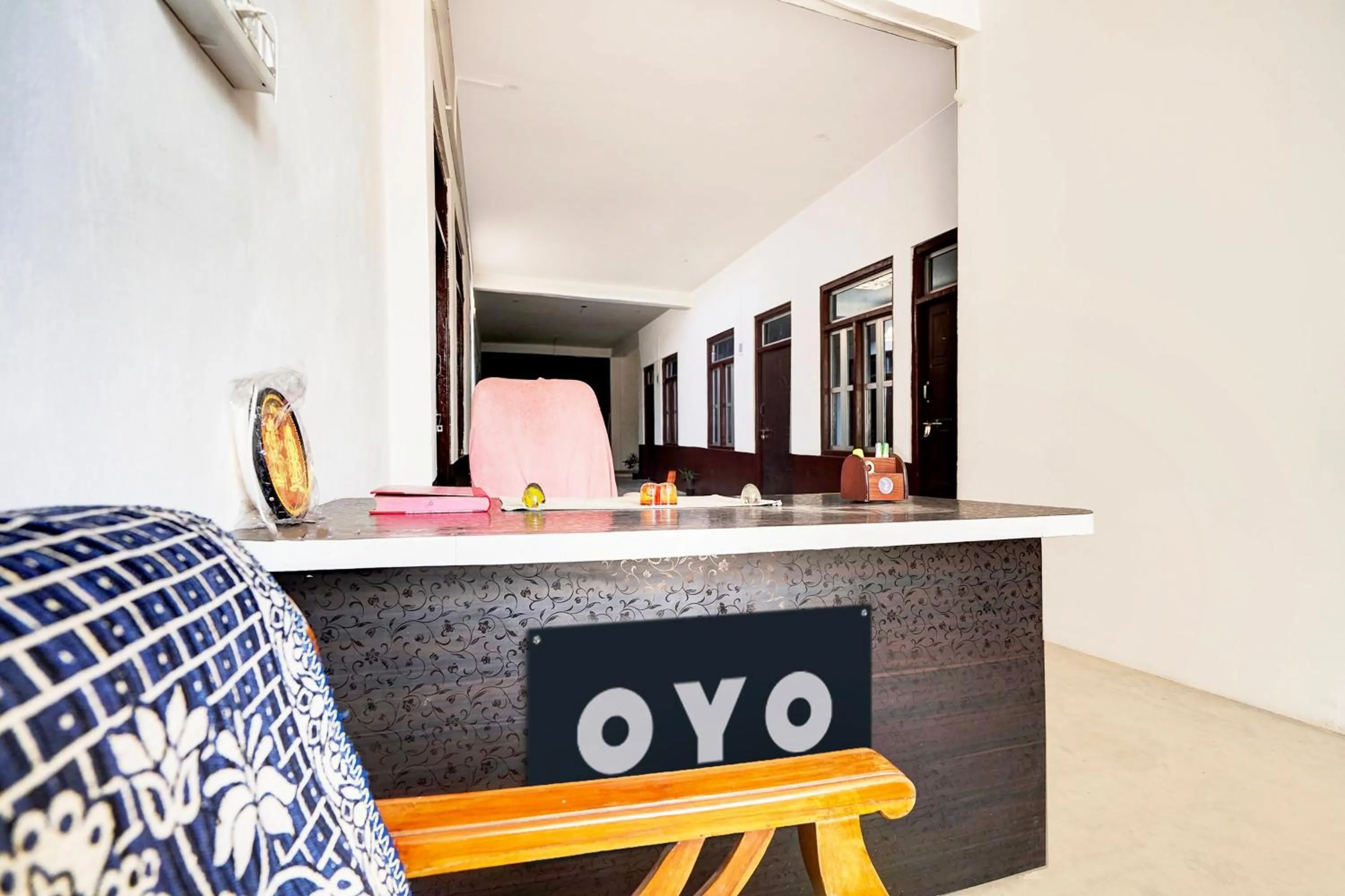 Lobby or reception in SPOT ON by OYO Hotel Lakshya Ghatampur