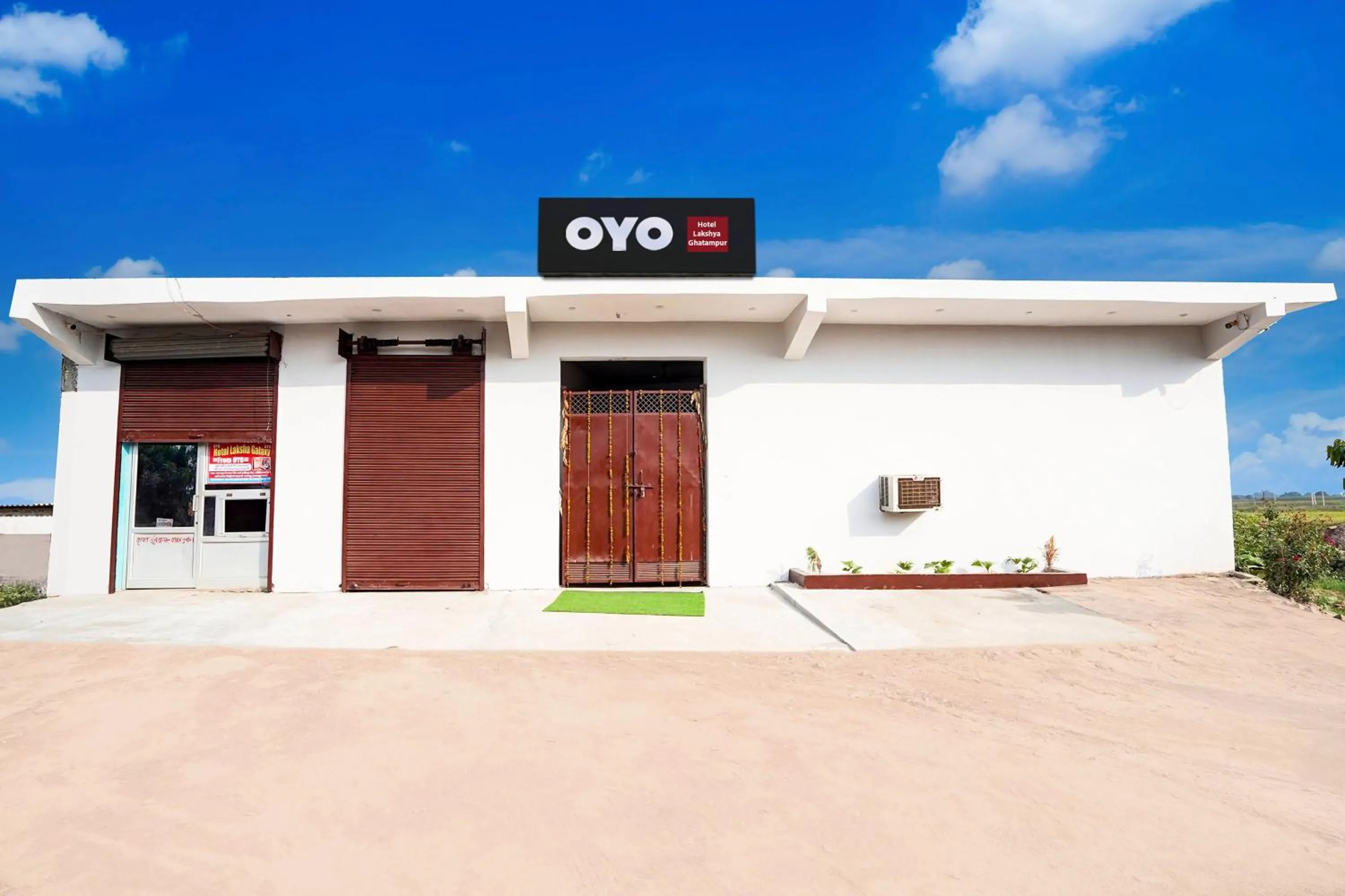 Facade/entrance in SPOT ON by OYO Hotel Lakshya Ghatampur