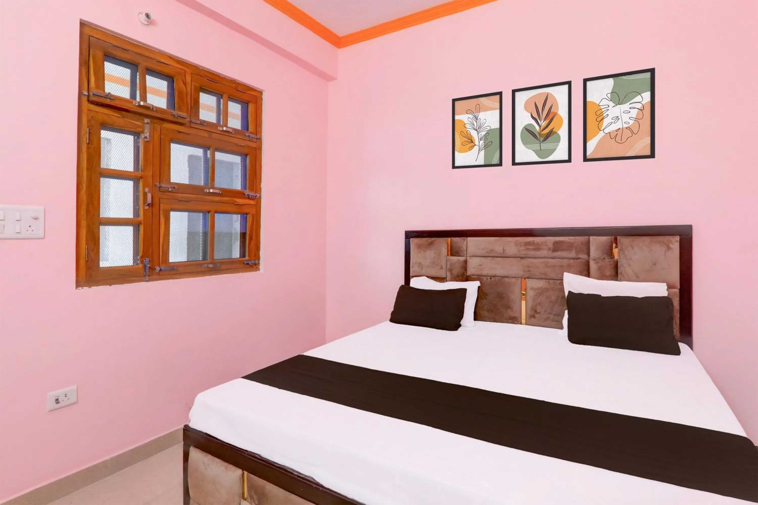 Bedroom, Bed in Hotel O SK