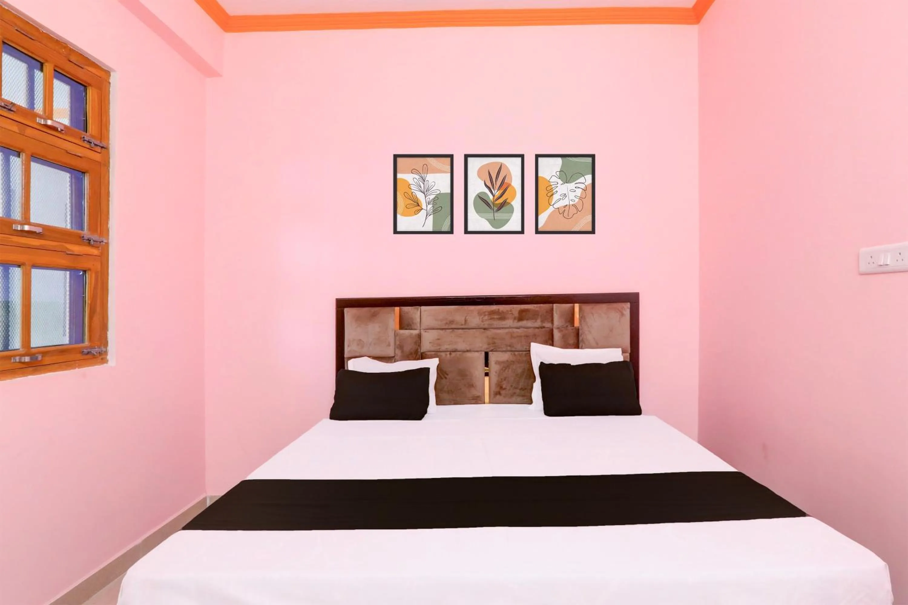 Bedroom, Bed in Hotel O SK