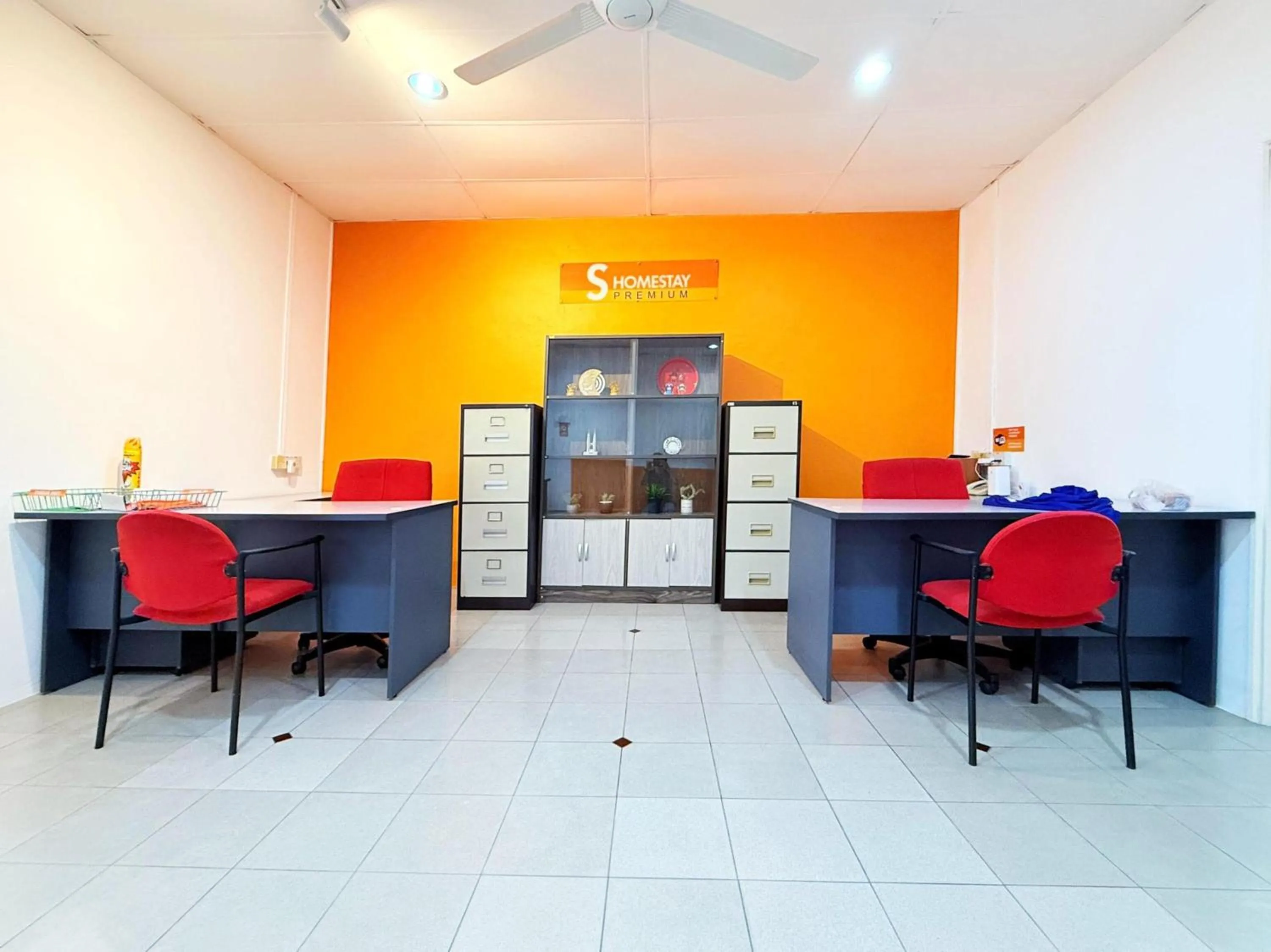 Lobby or reception in Hotel O S Homestay Premium