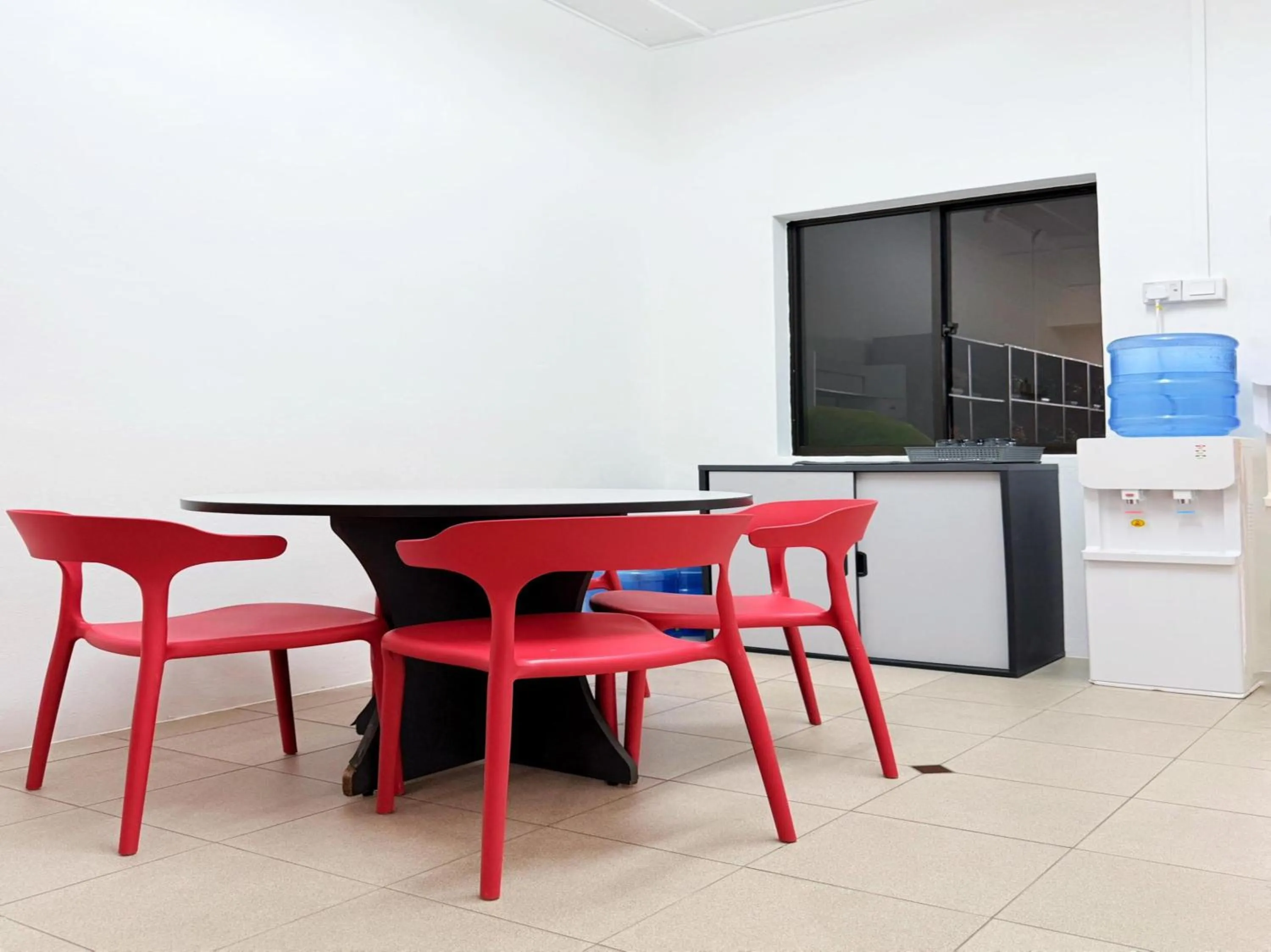 Lobby or reception in Hotel O S Homestay Premium