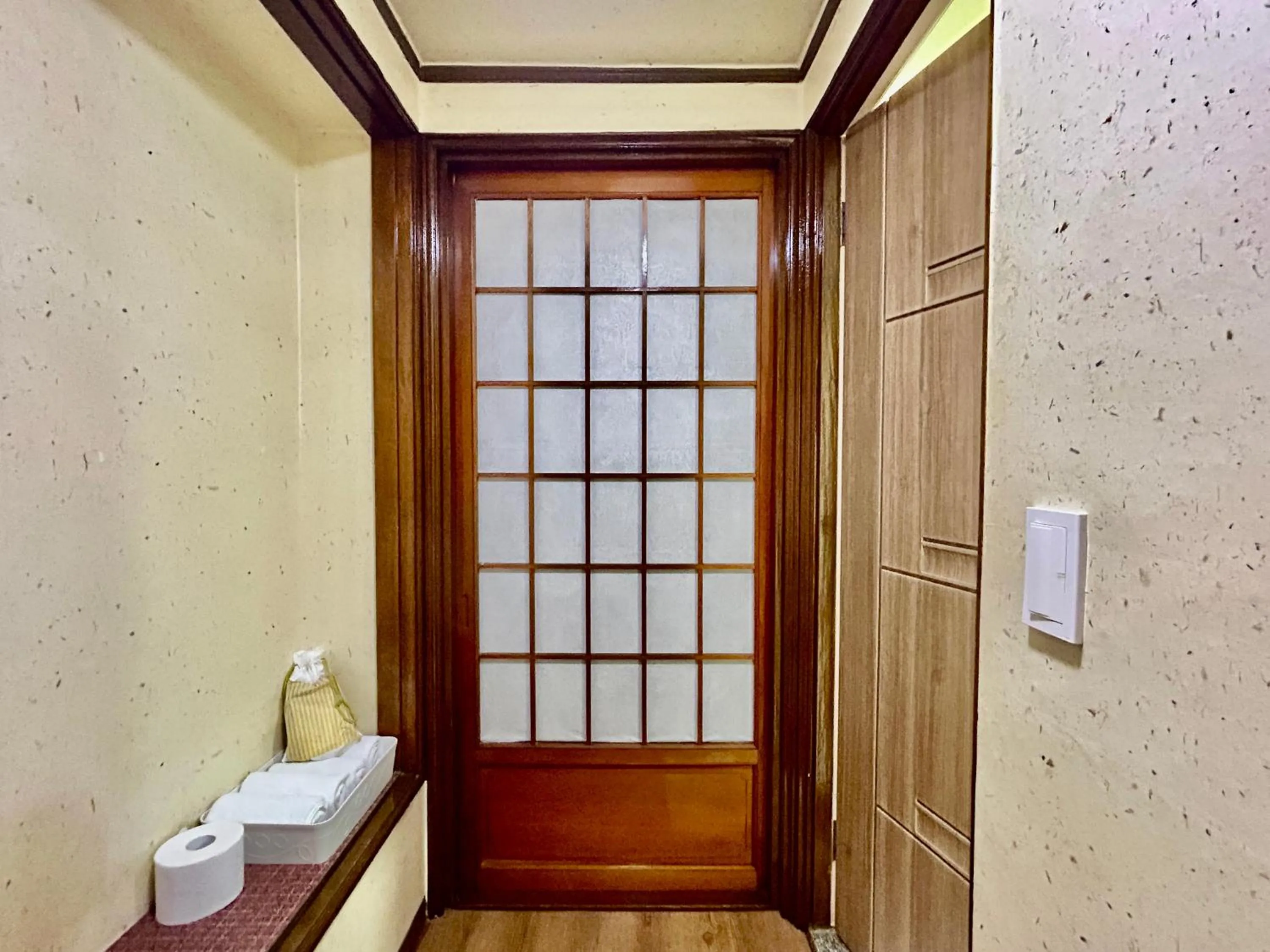 Decorative detail in Gyeongjujang INN