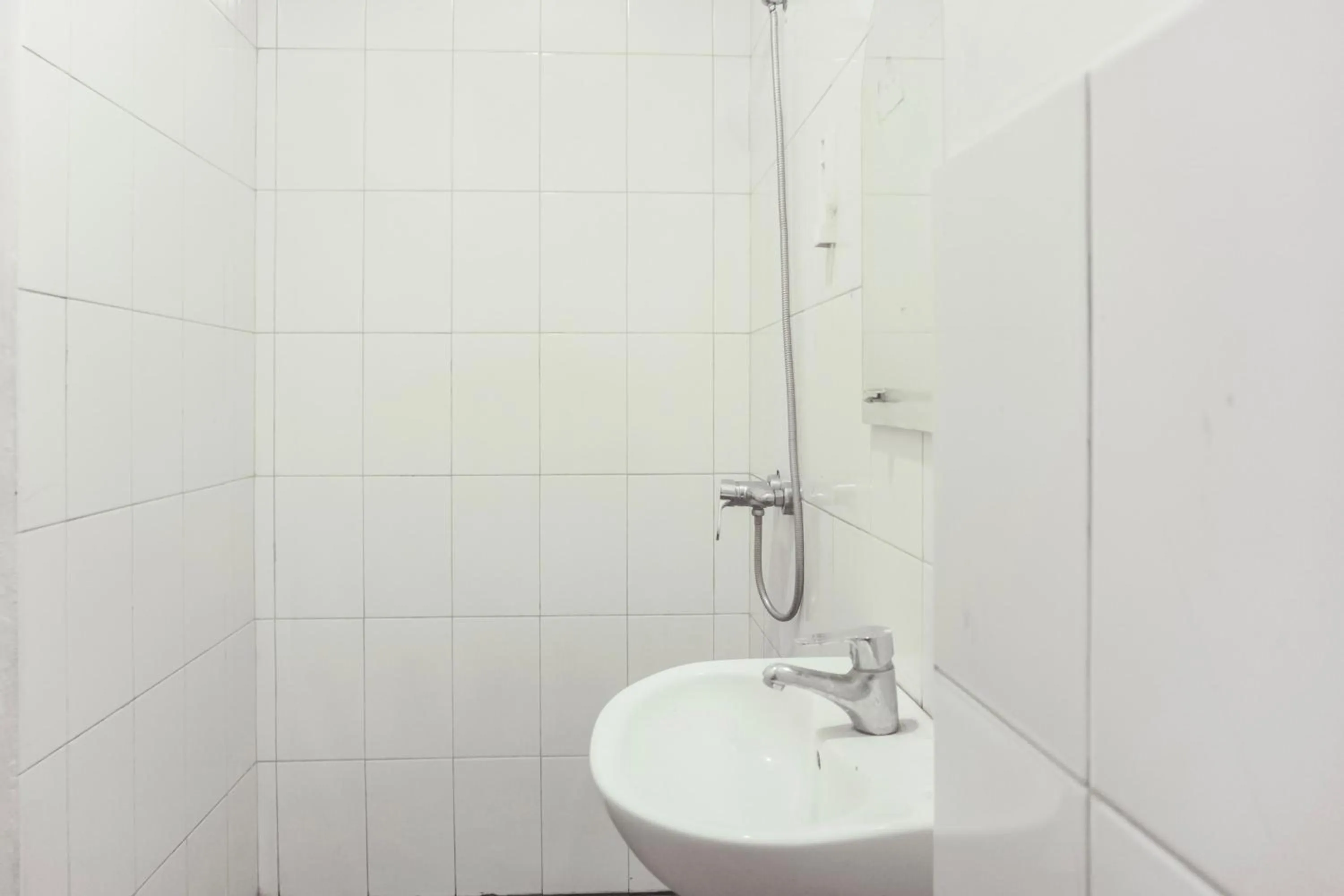 Bathroom in Collection O Bukit Kecil Near Palembang Indah Mall Formerly Hostel 77