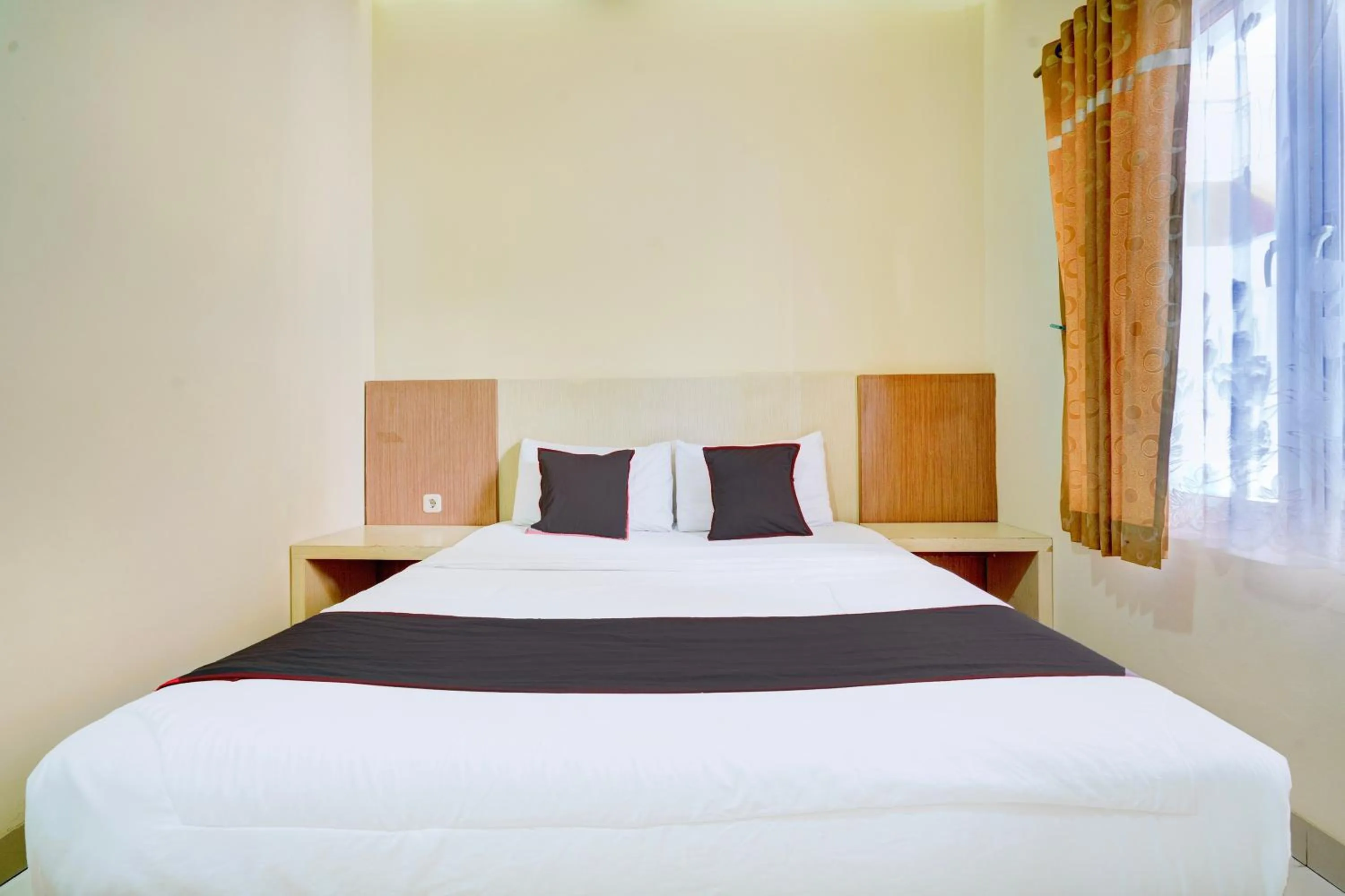 Bedroom in Collection O Cirebon Near Grage Mall Cirebon Formerly Rumah Suka