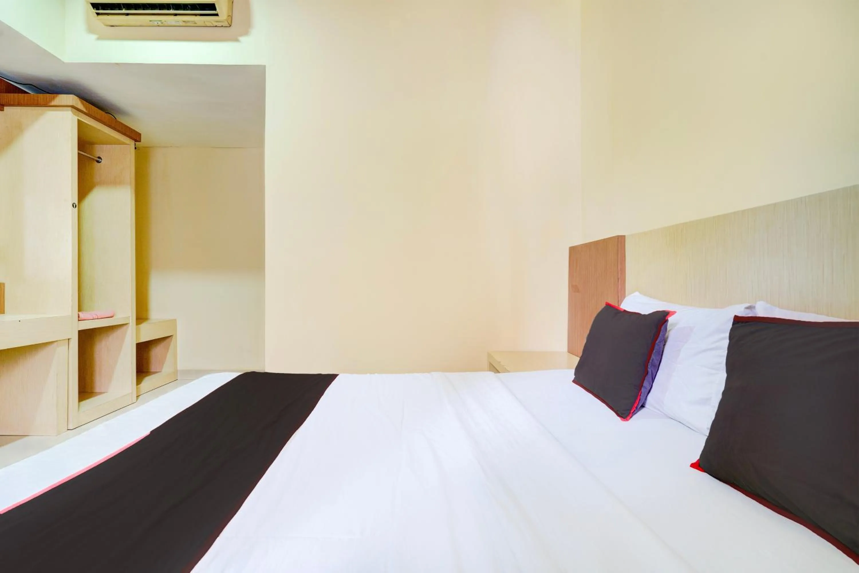 Bedroom in Collection O Cirebon Near Grage Mall Cirebon Formerly Rumah Suka