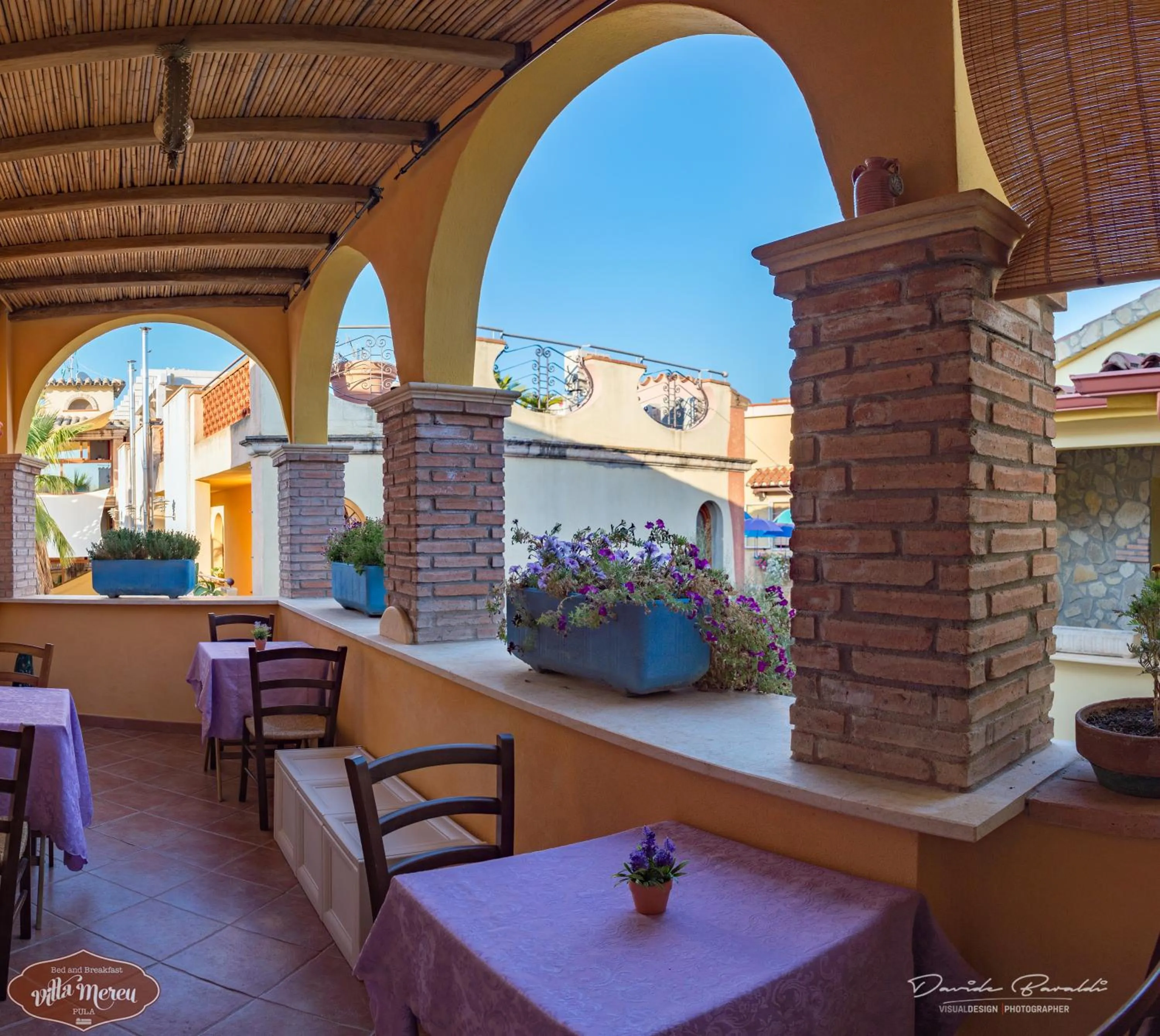 Restaurant/places to eat in Villamereu