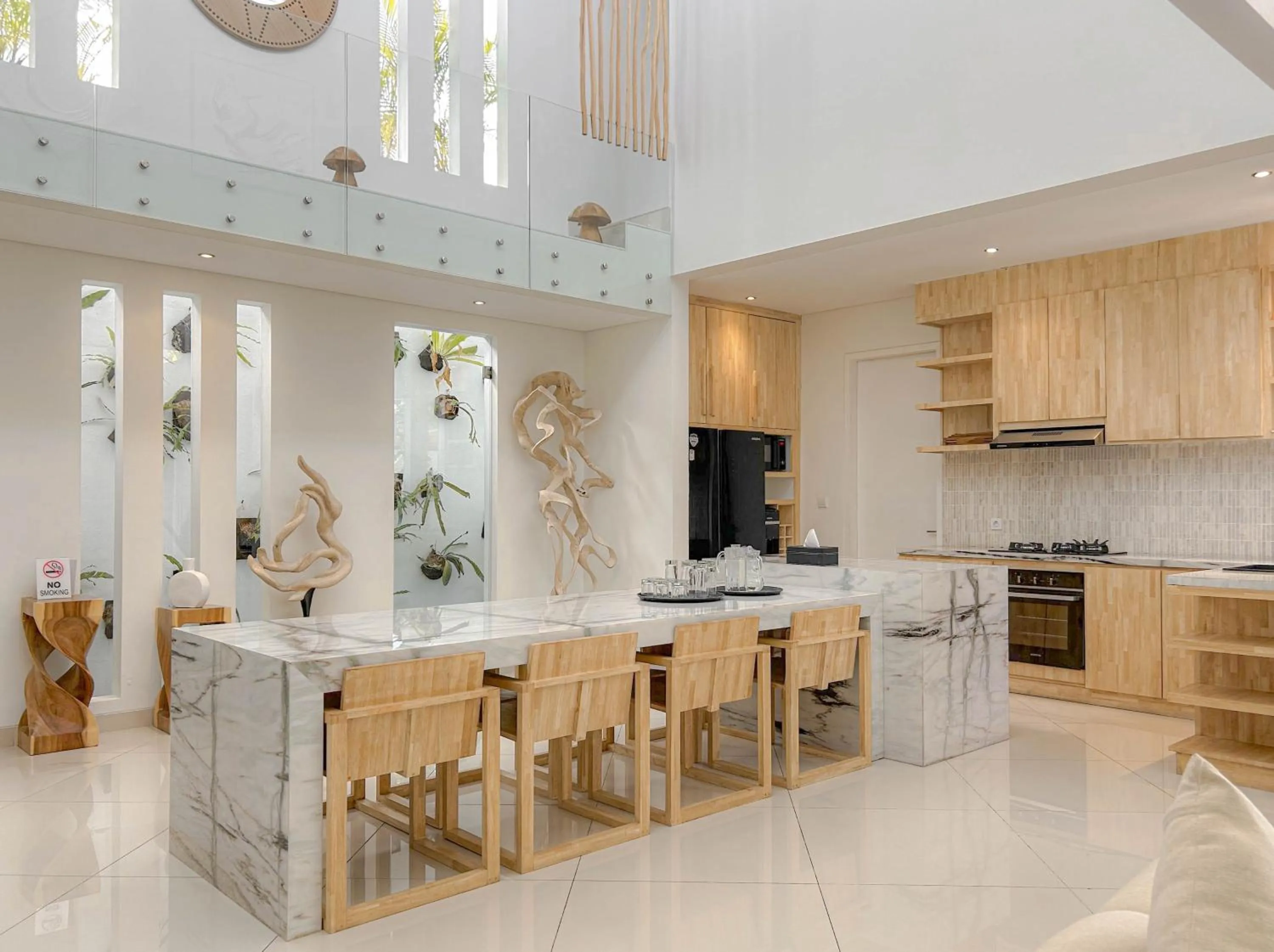 Dining area in The Suar Sanur by Nakula