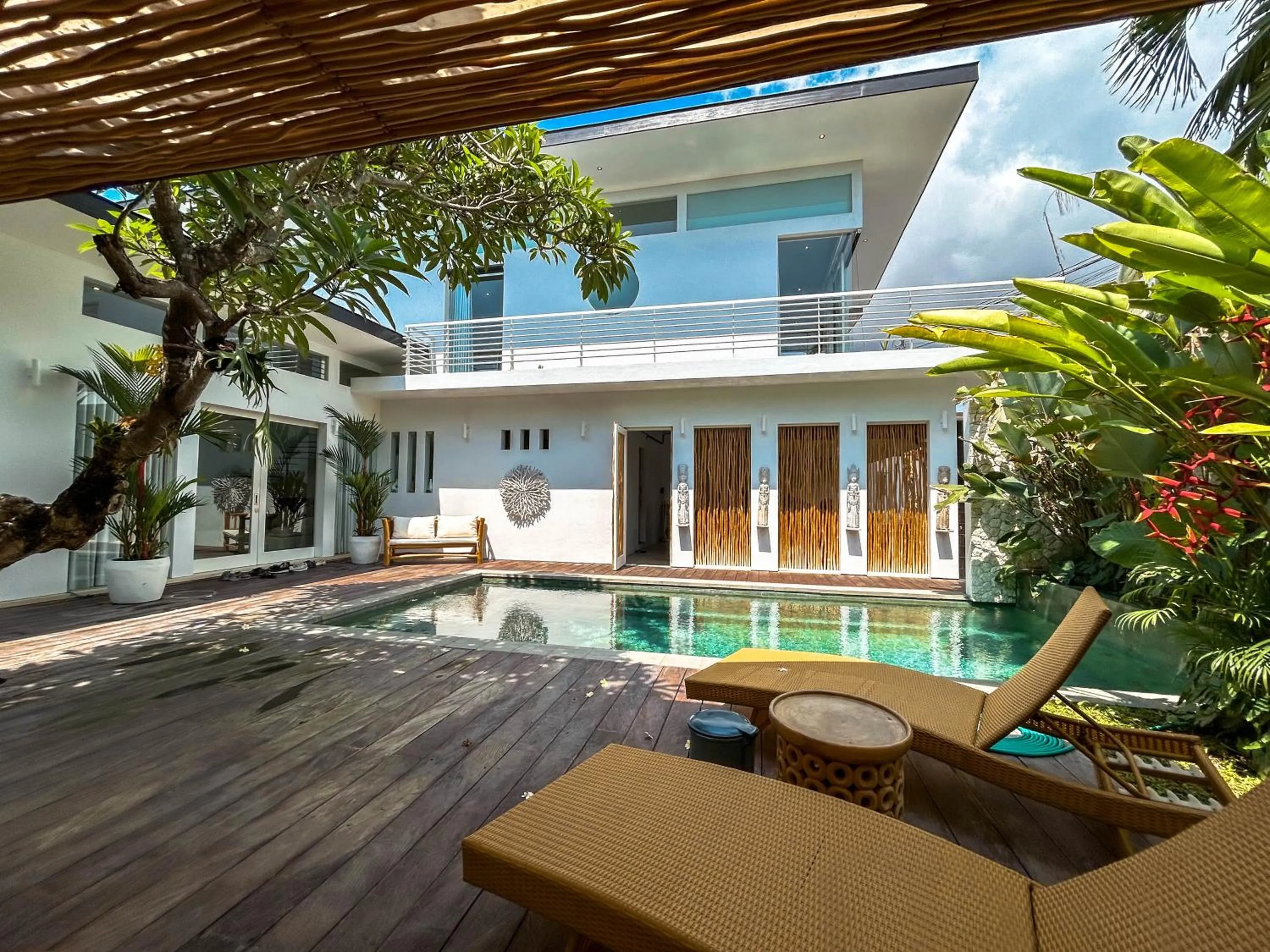 Swimming pool in The Suar Sanur by Nakula