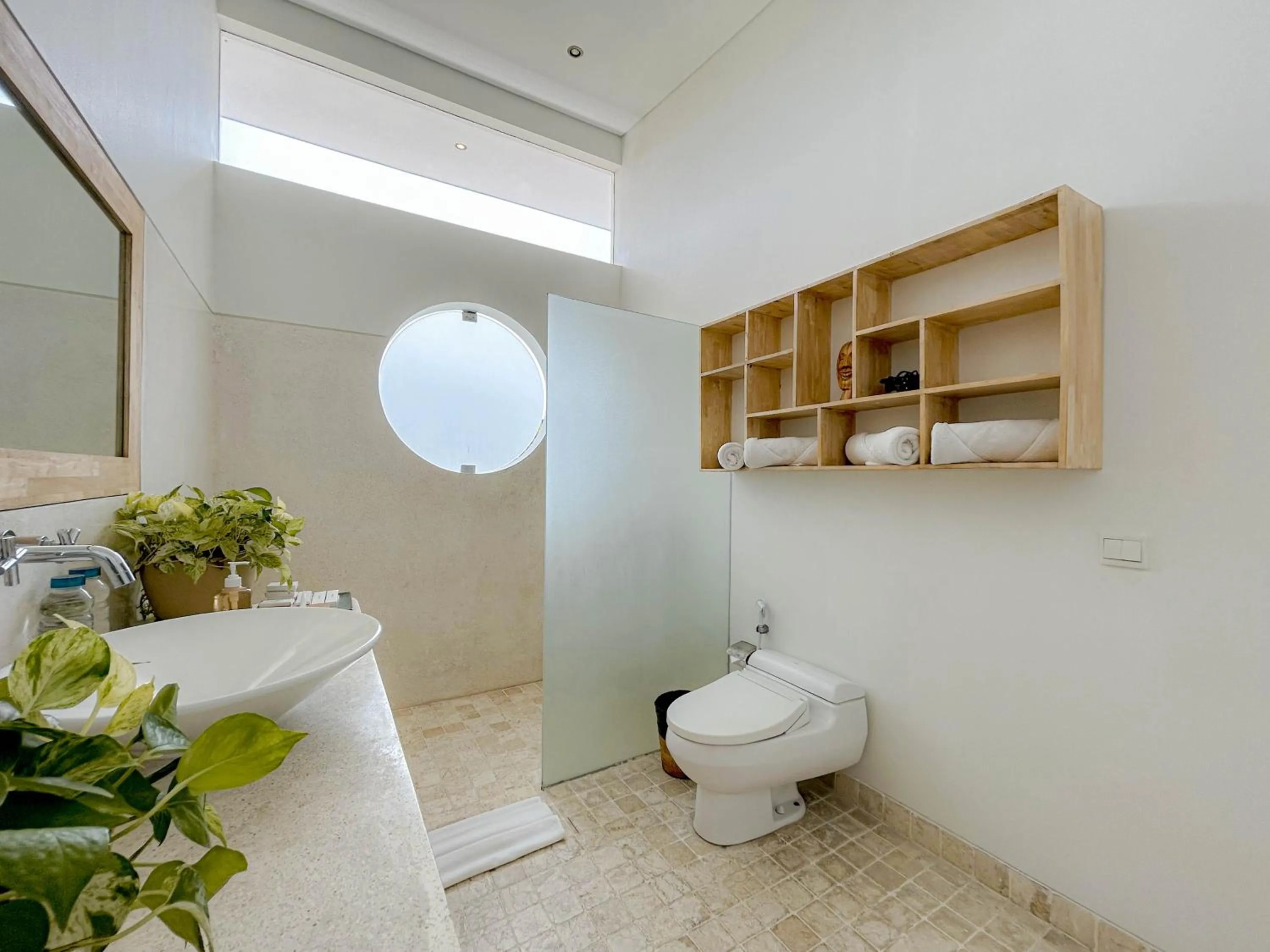Bathroom in The Suar Sanur by Nakula