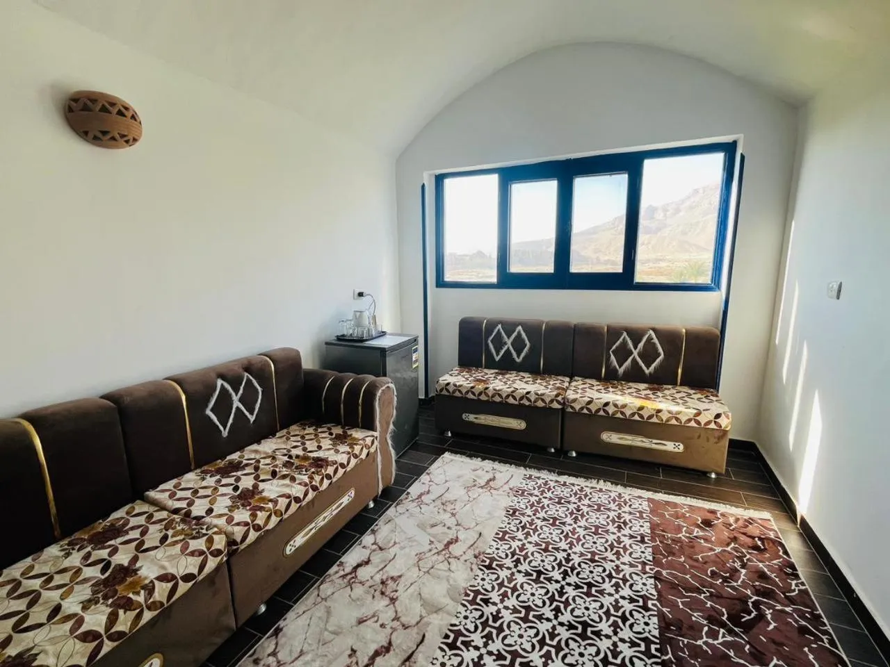 Living room, Bed in Sharqotel Luxor
