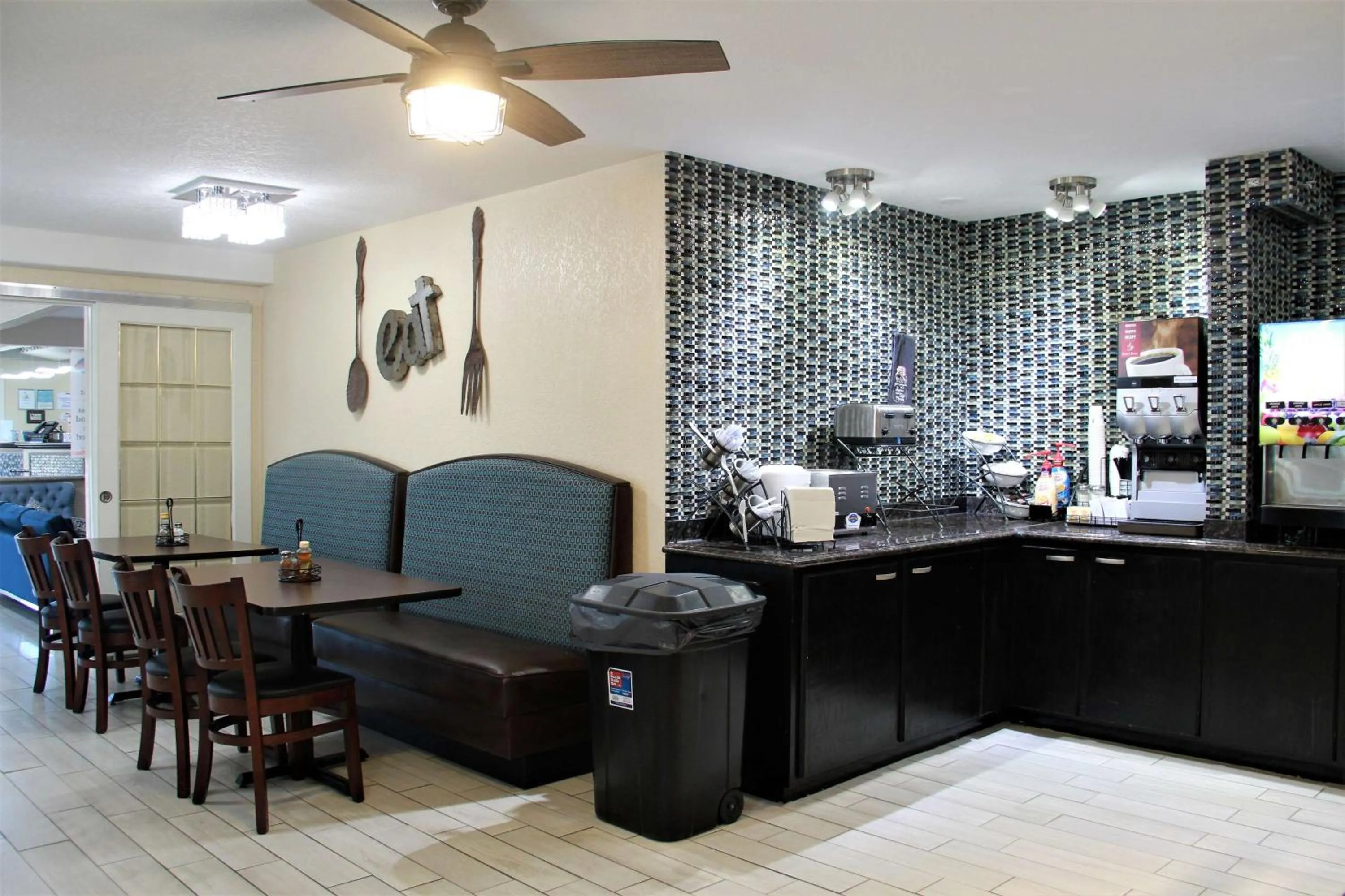 Restaurant/places to eat in Baymont by Wyndham Stevens Point