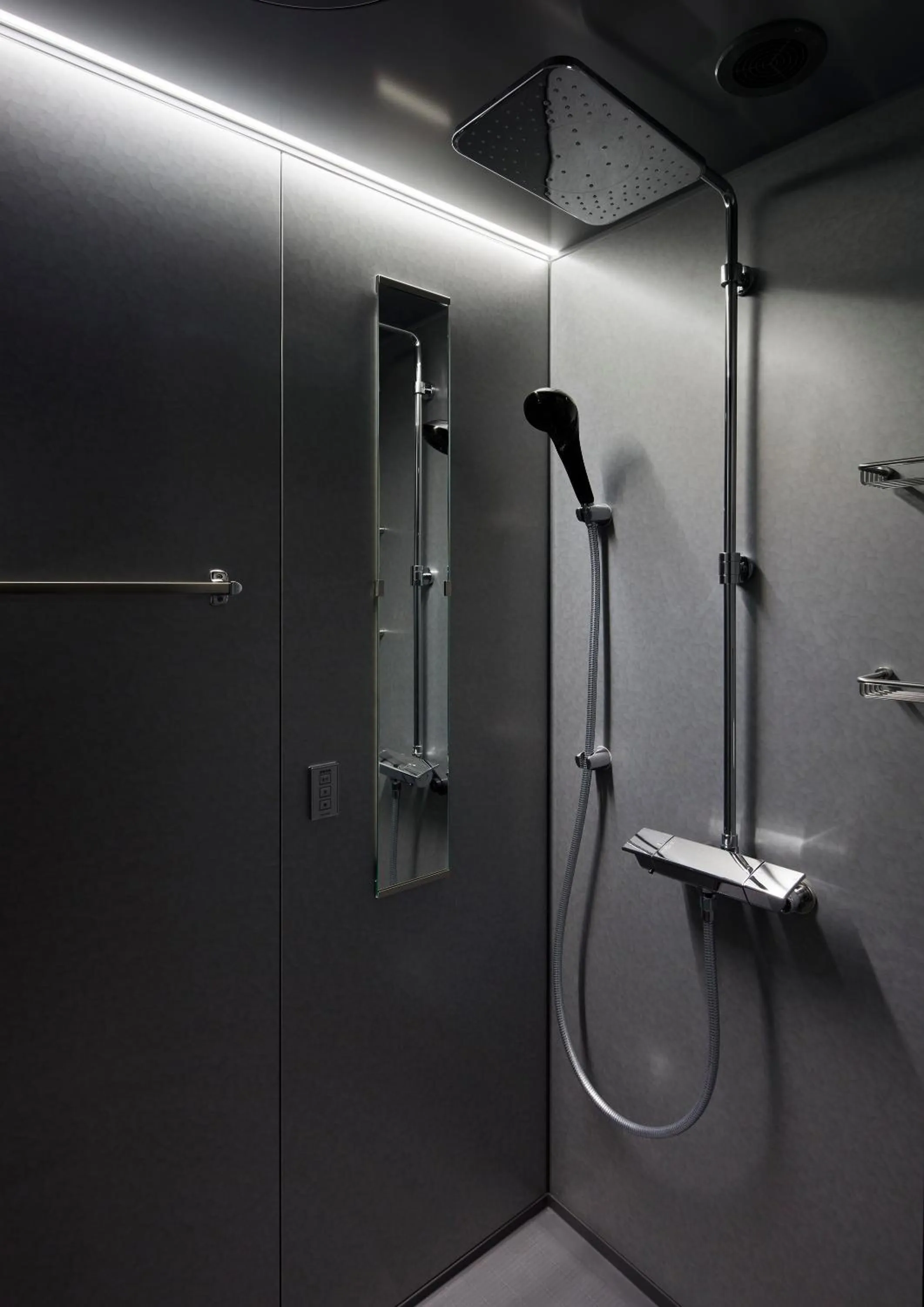 Shower in Minn Asakusa Kuramae North