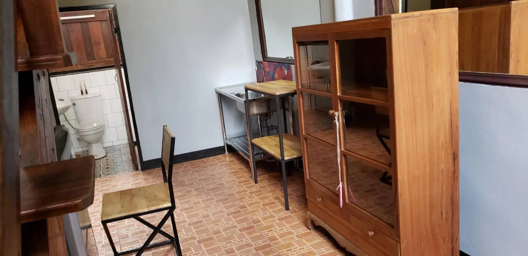 Siriwan Hostel