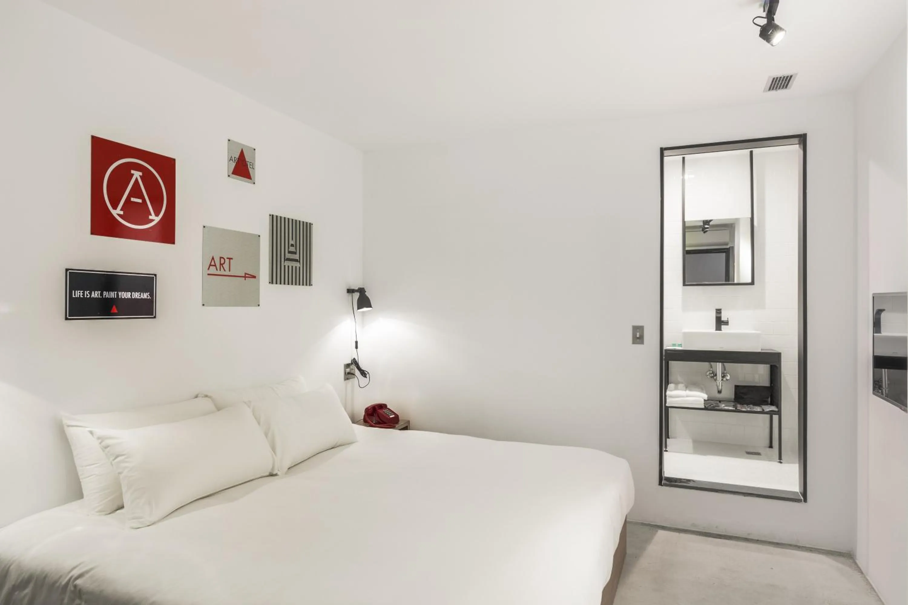 Photo of the whole room, Bed in ART'OTEL Ximending TAIPEI