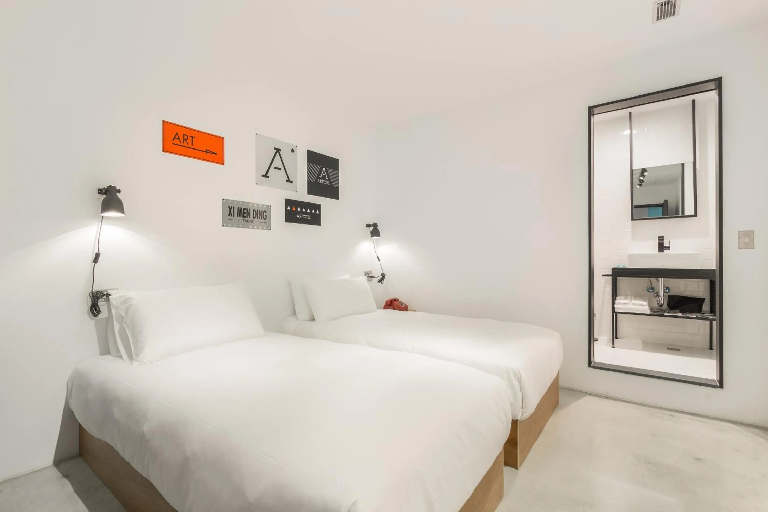 Bed in ART'OTEL Ximending TAIPEI