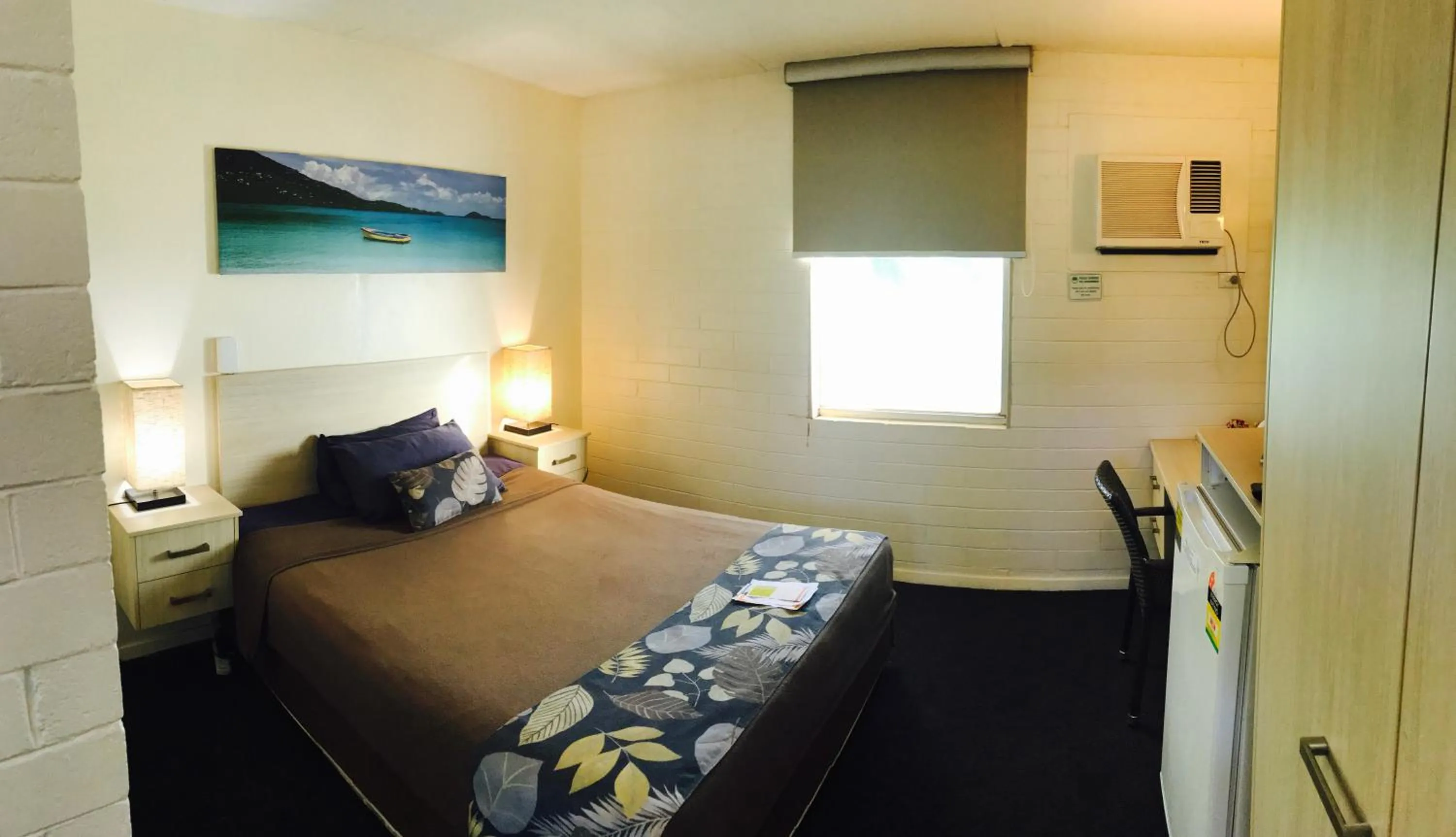 Bed in Dampier Mermaid Hotel Karratha