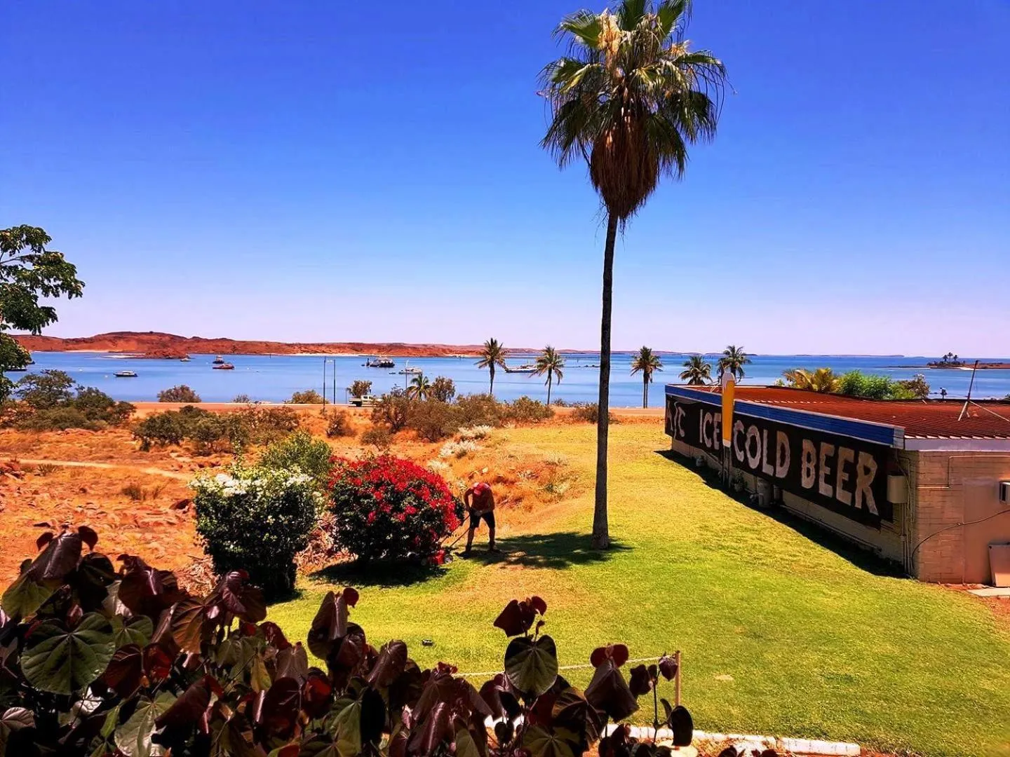Property building in Dampier Mermaid Hotel Karratha