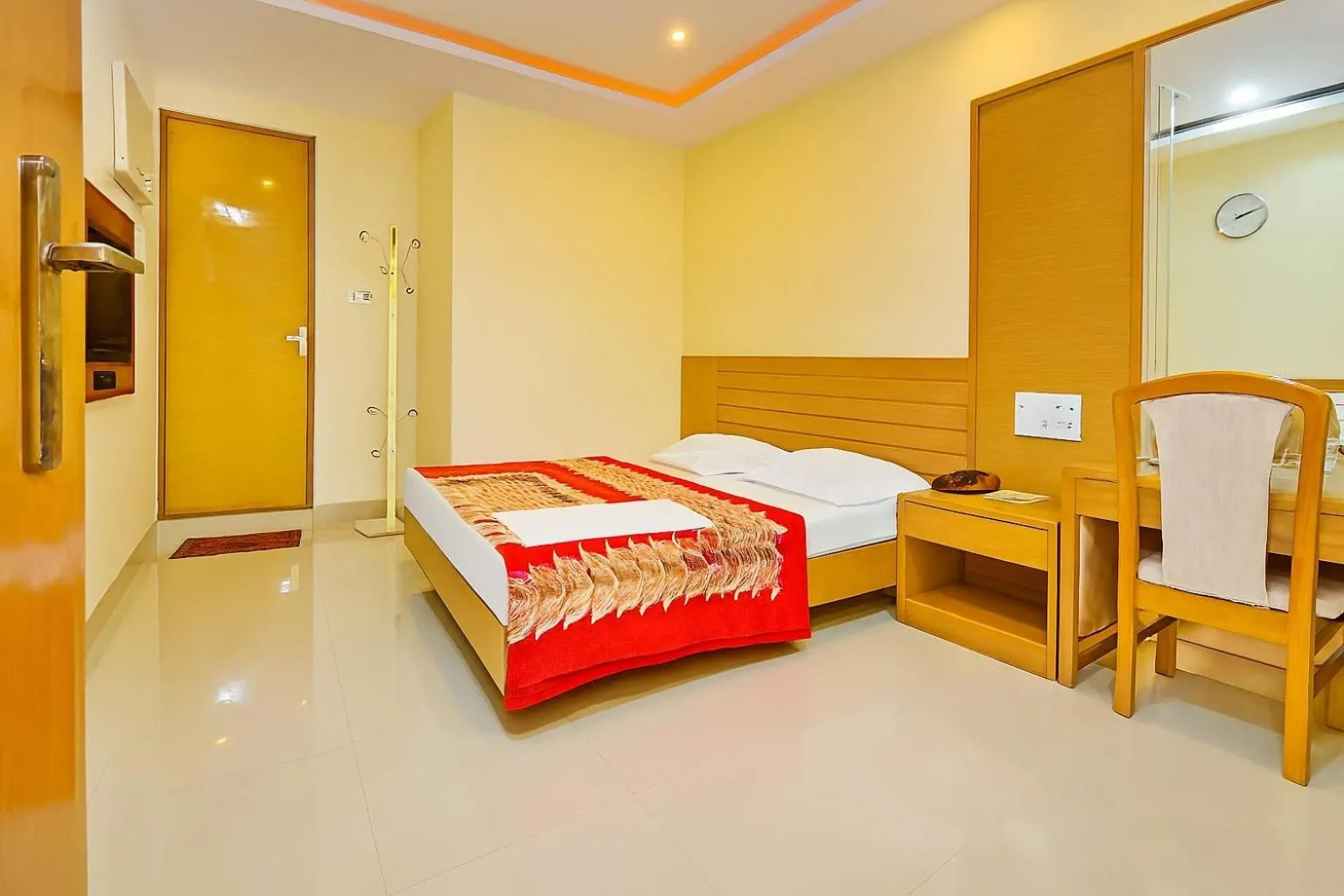 Hotel Sarita - Near Surat Railway Station