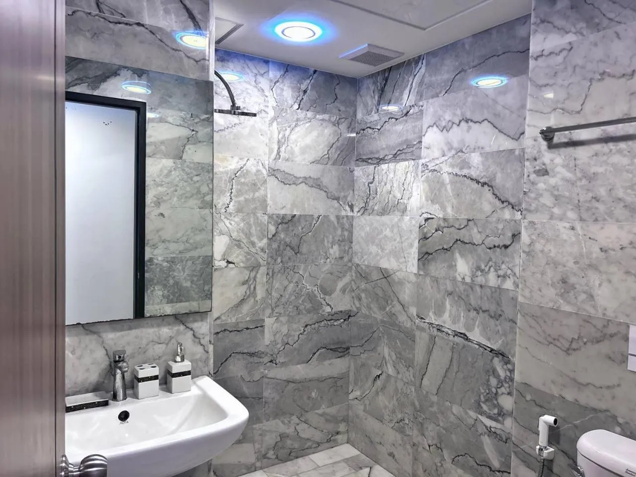 Nai Harn Condominium