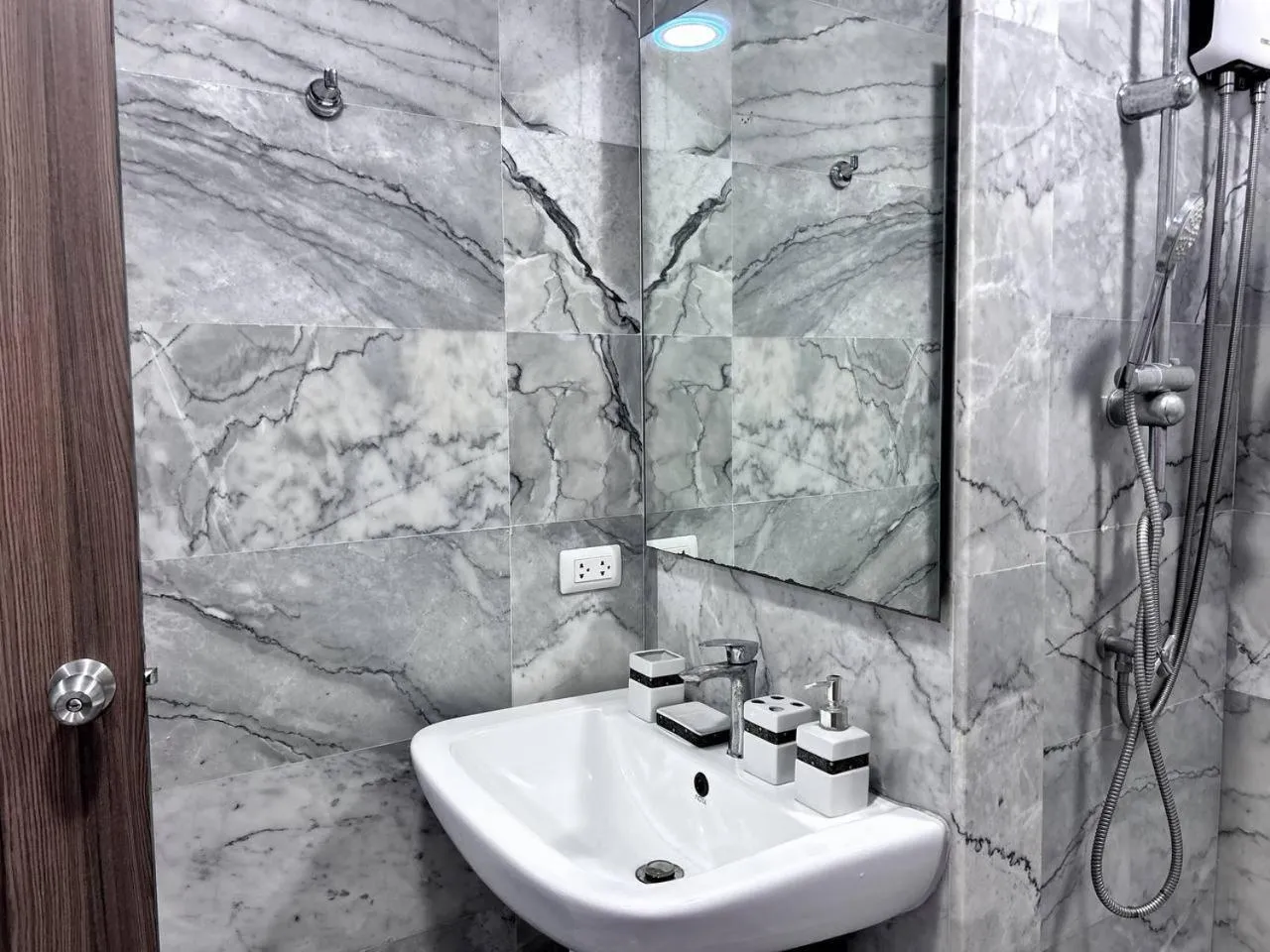 Nai Harn Condominium