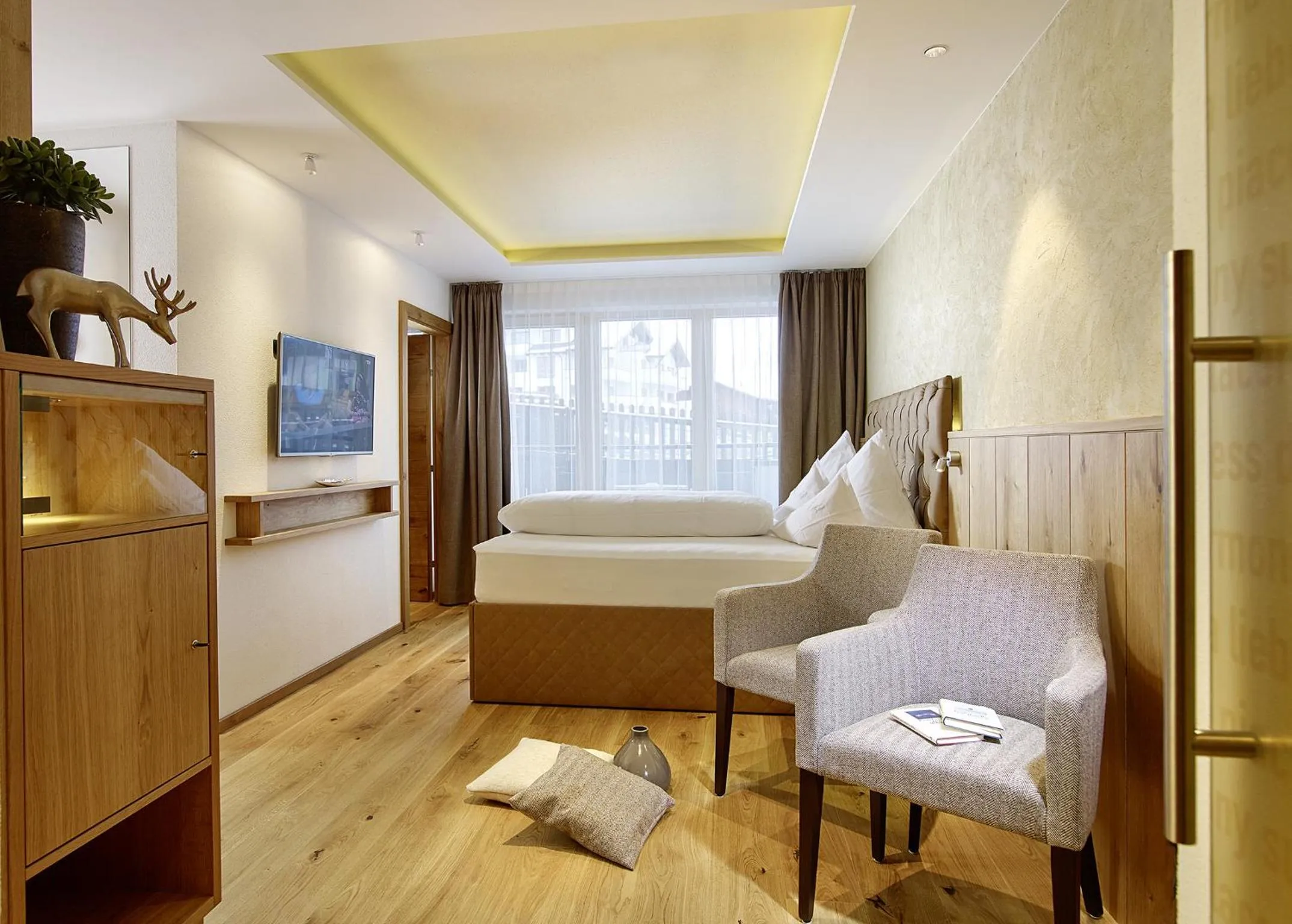 Photo of the whole room, Bed in Lasinga