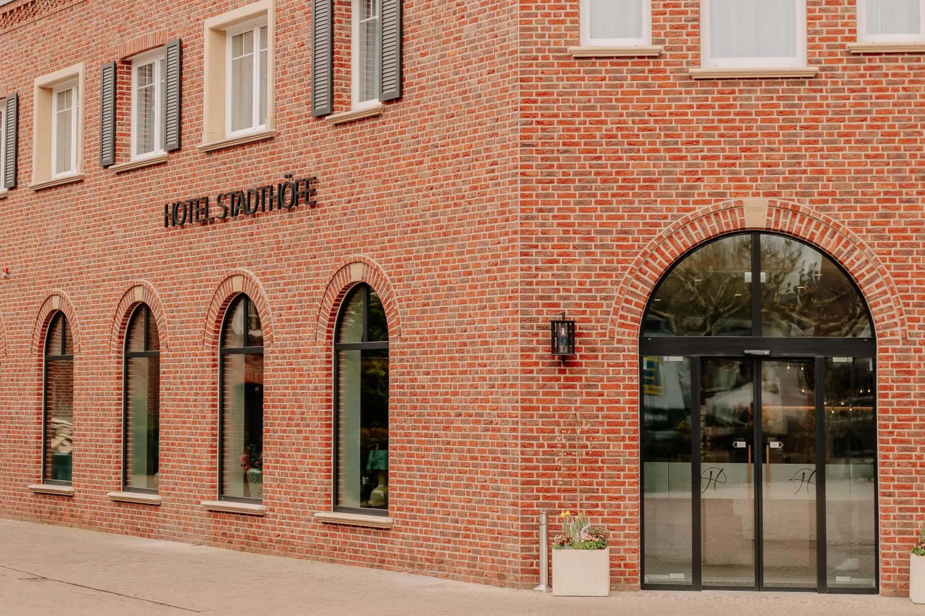 Facade/entrance in Stadthöfe Rhede by Hackmann