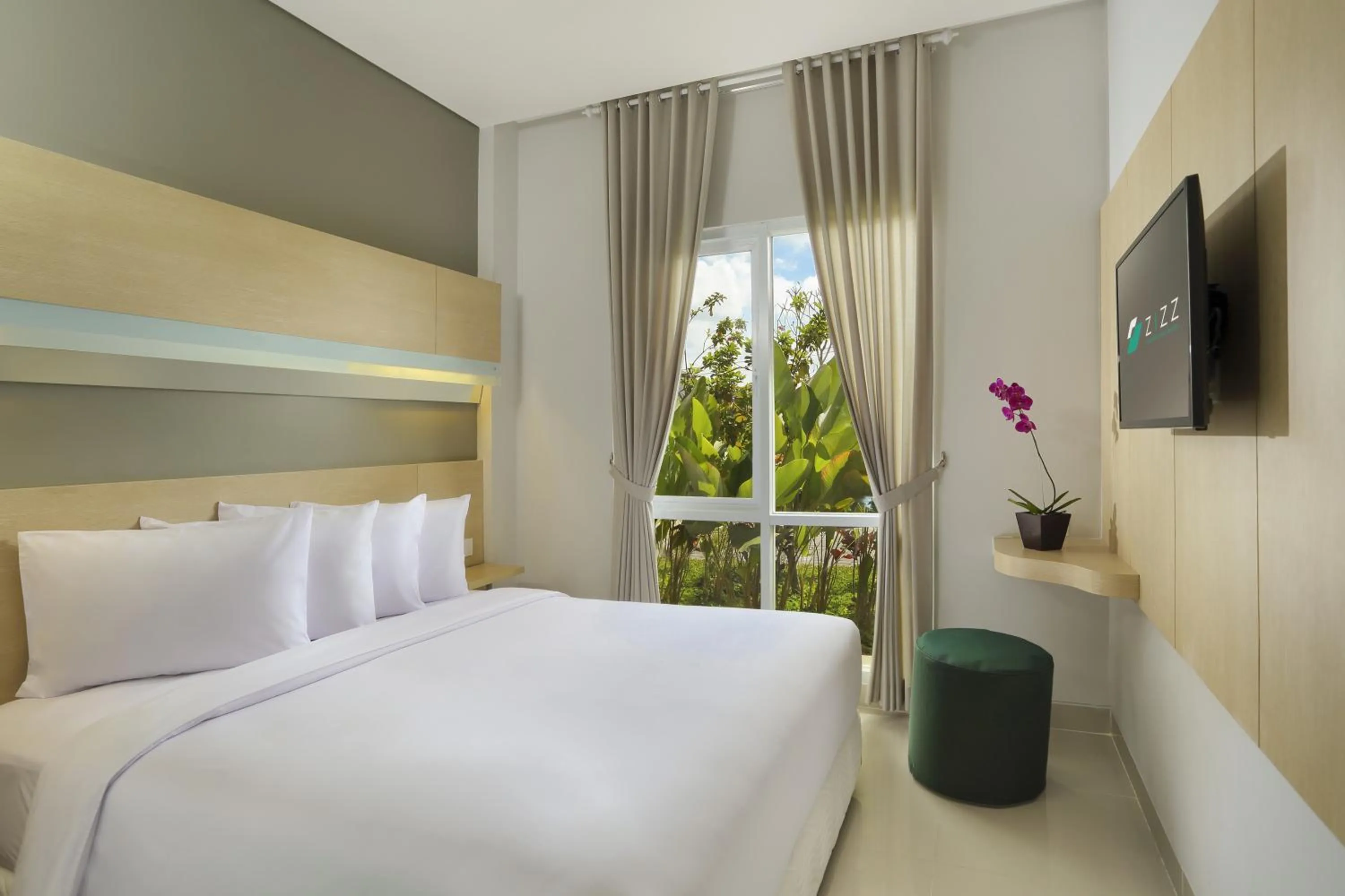 TV and multimedia, Bed in Zizz Convention Hotel