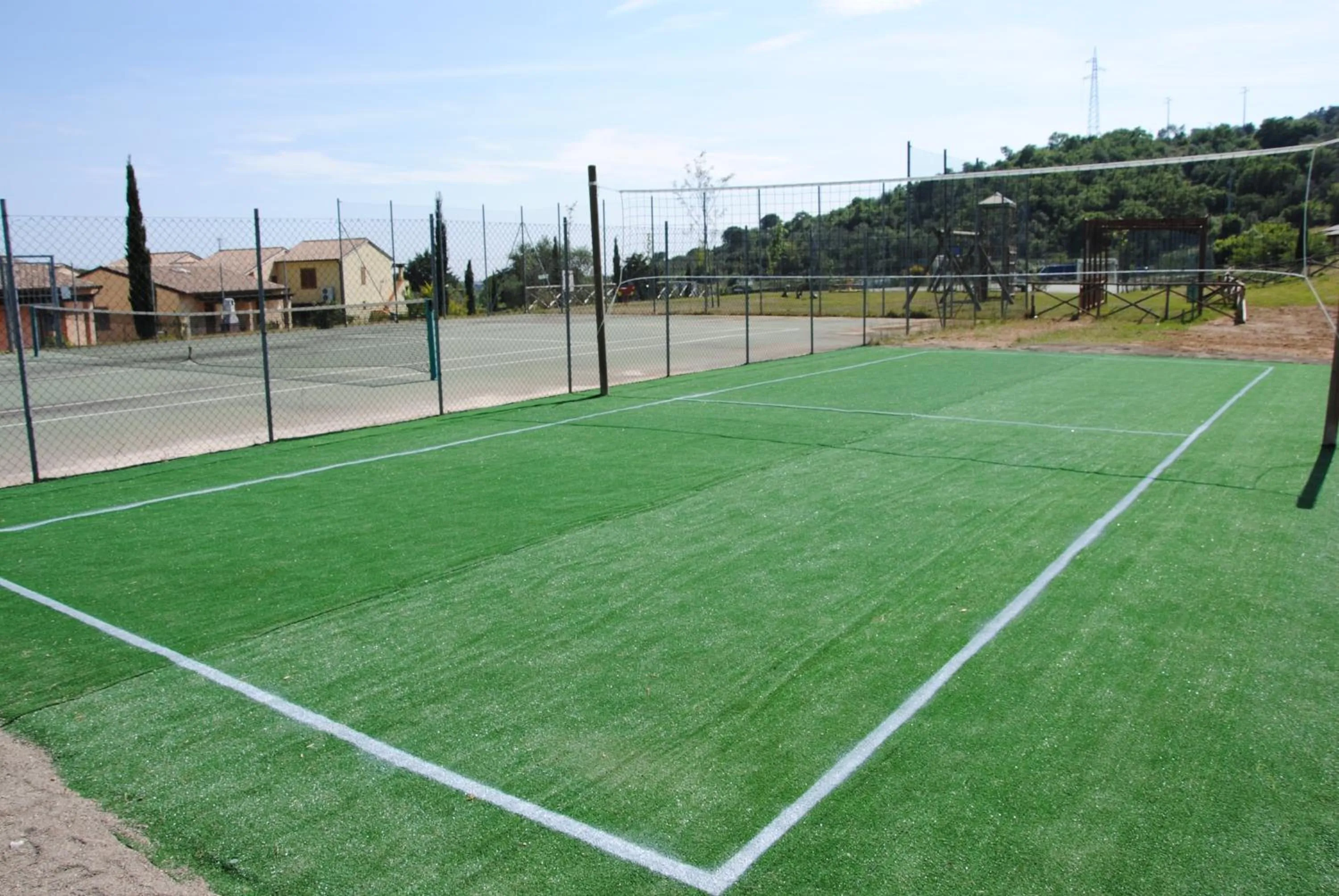 Tennis court in Le Corti Di Montepitti