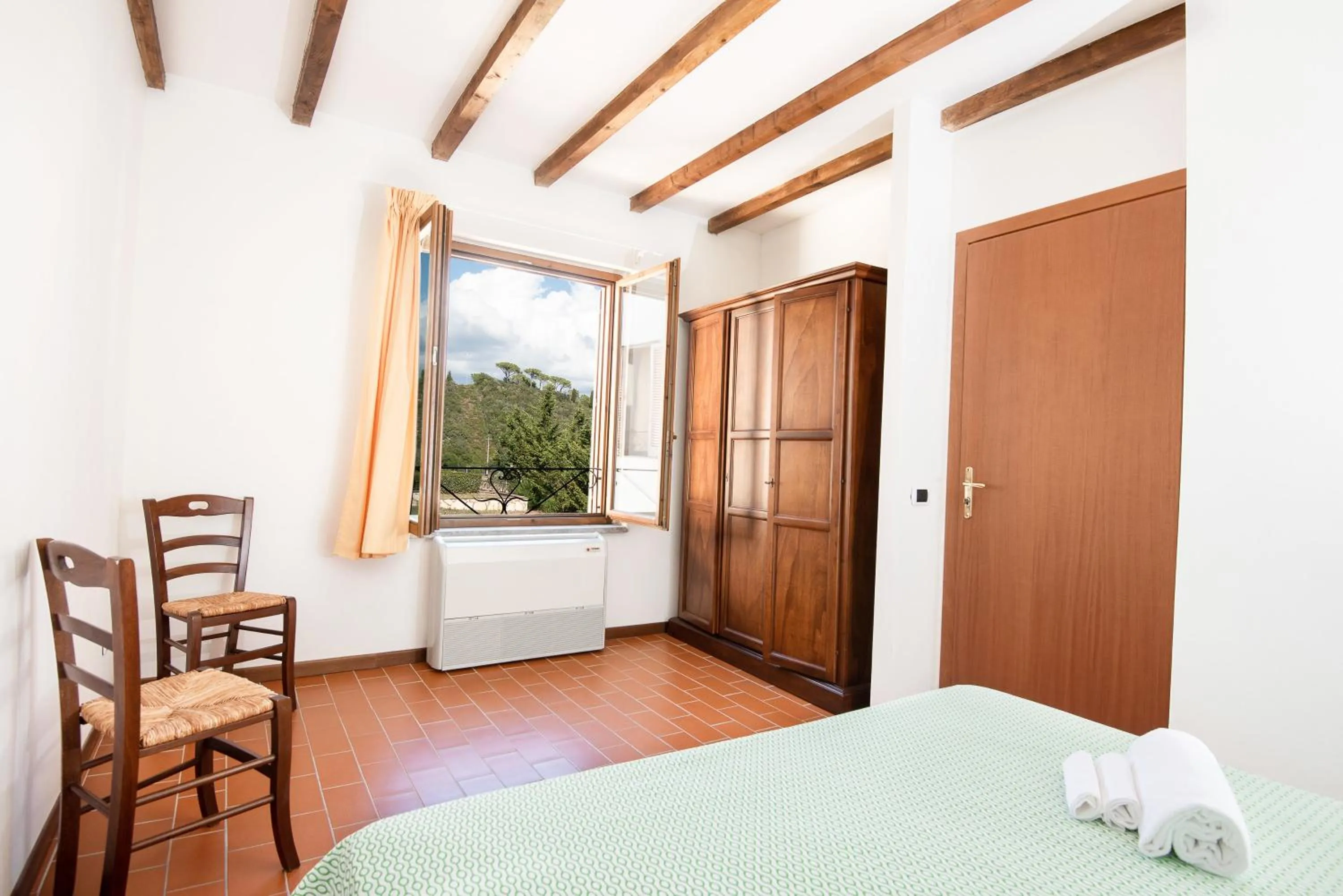 Photo of the whole room, Bed in Le Corti Di Montepitti