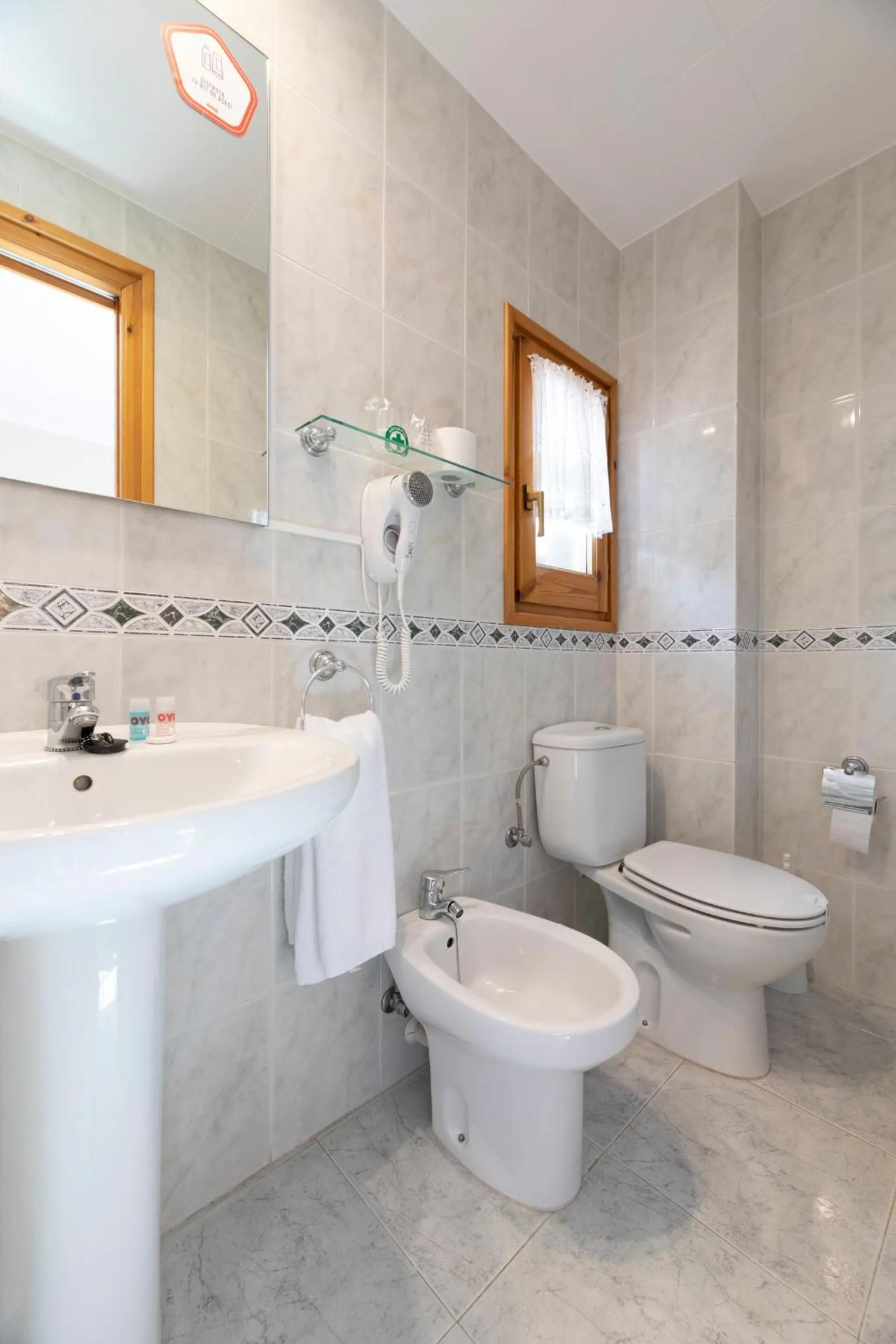 Bathroom in Hostal Montserrat