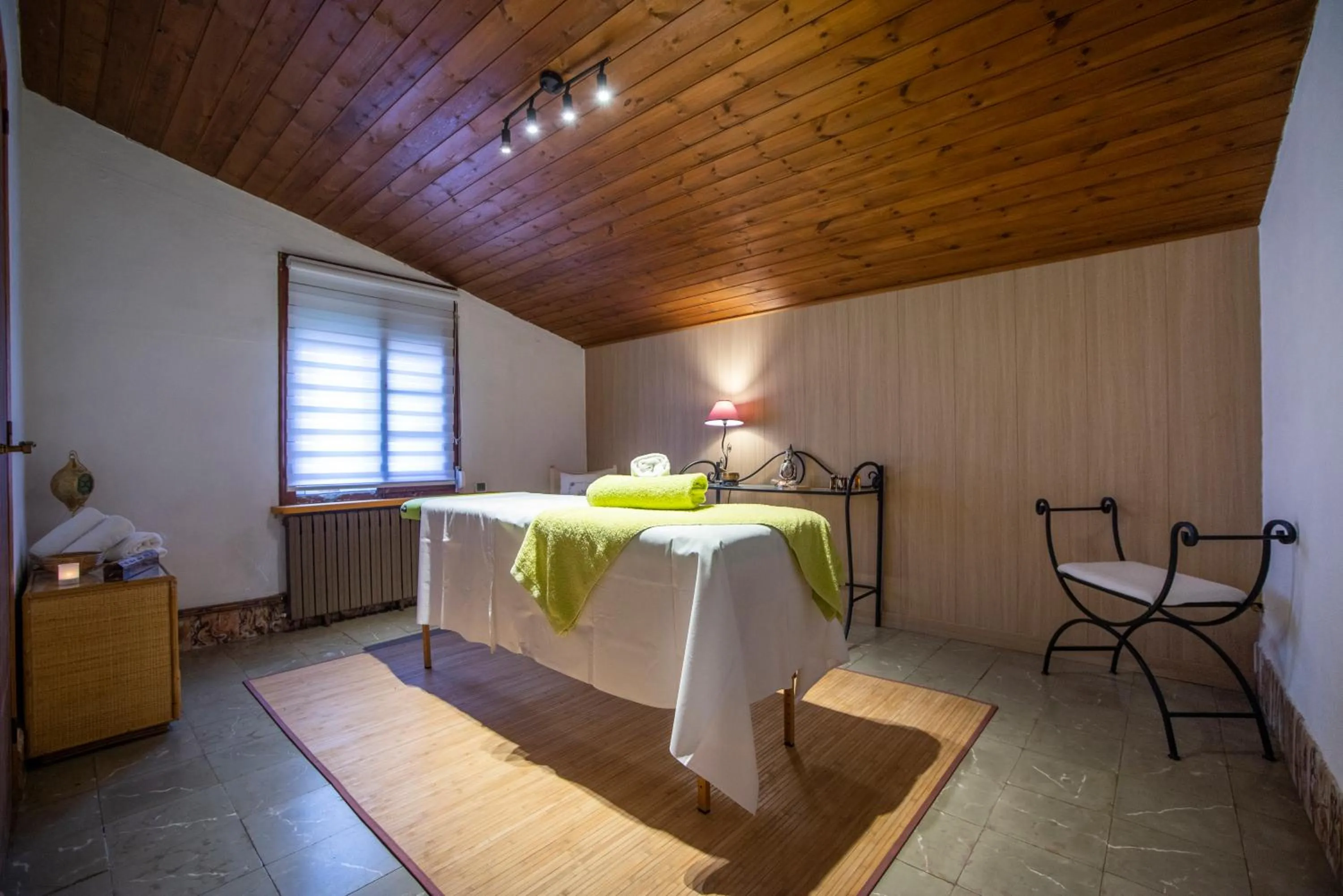Massage in Hostal Montserrat