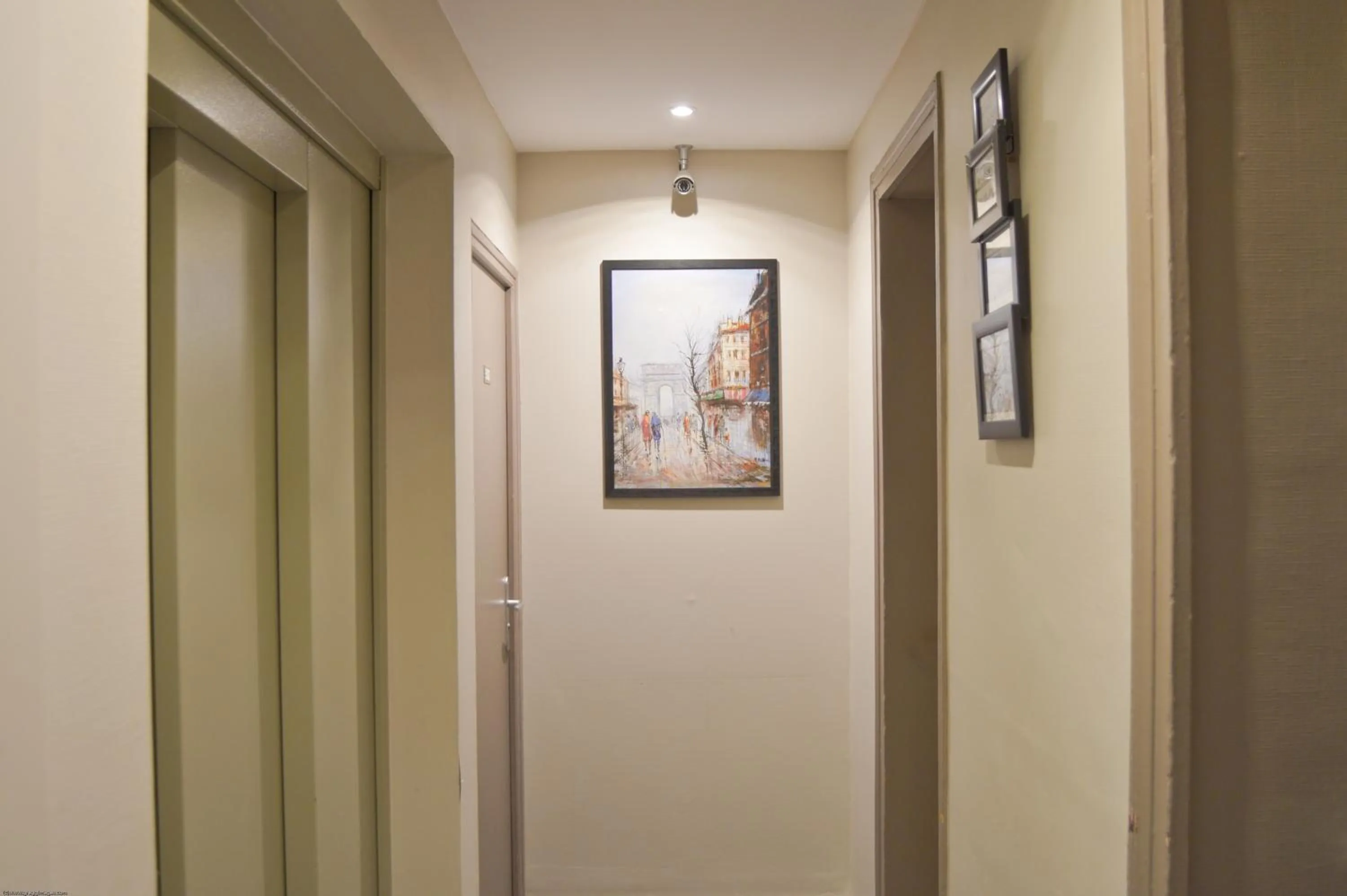 Lobby or reception in Hôtel du Quai de Seine