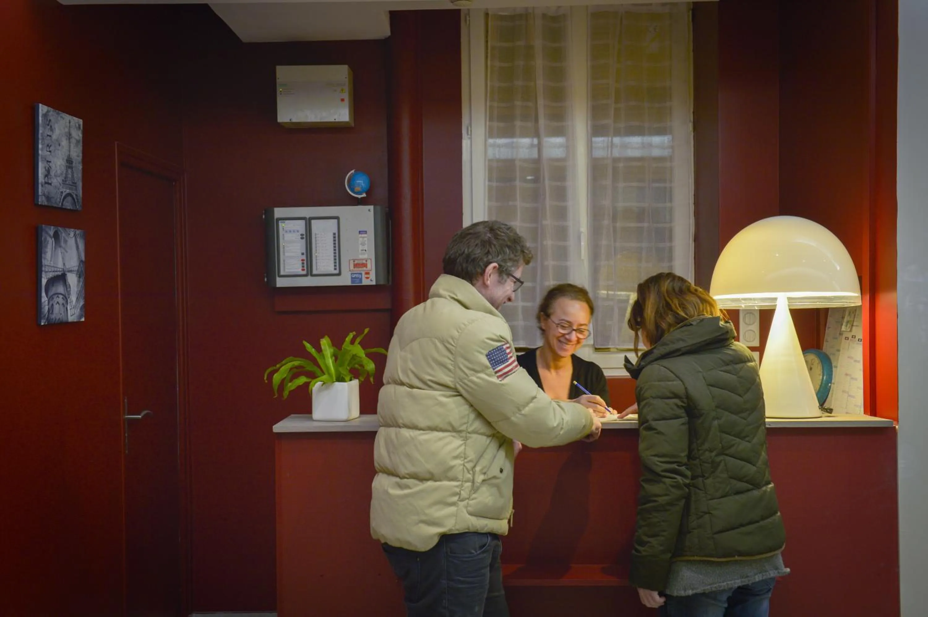 People in Hôtel du Quai de Seine
