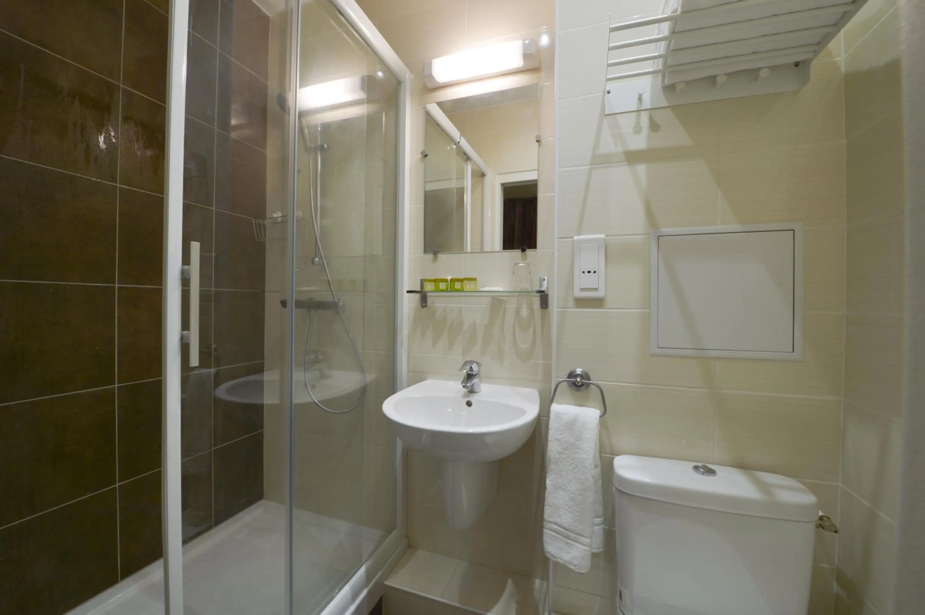 Bathroom in Hôtel du Quai de Seine