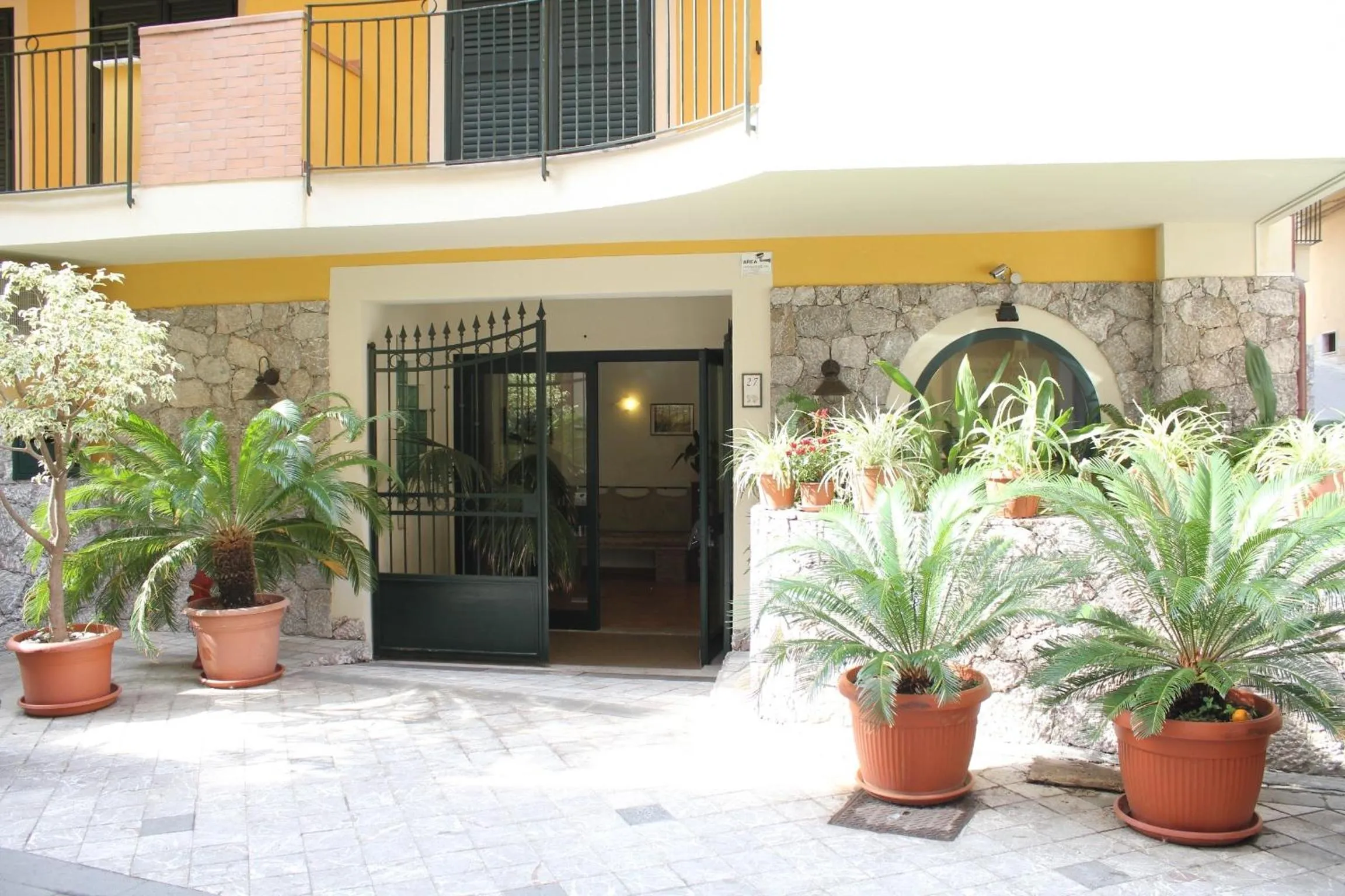 Facade/entrance in Le Tartarughe Aparthotel