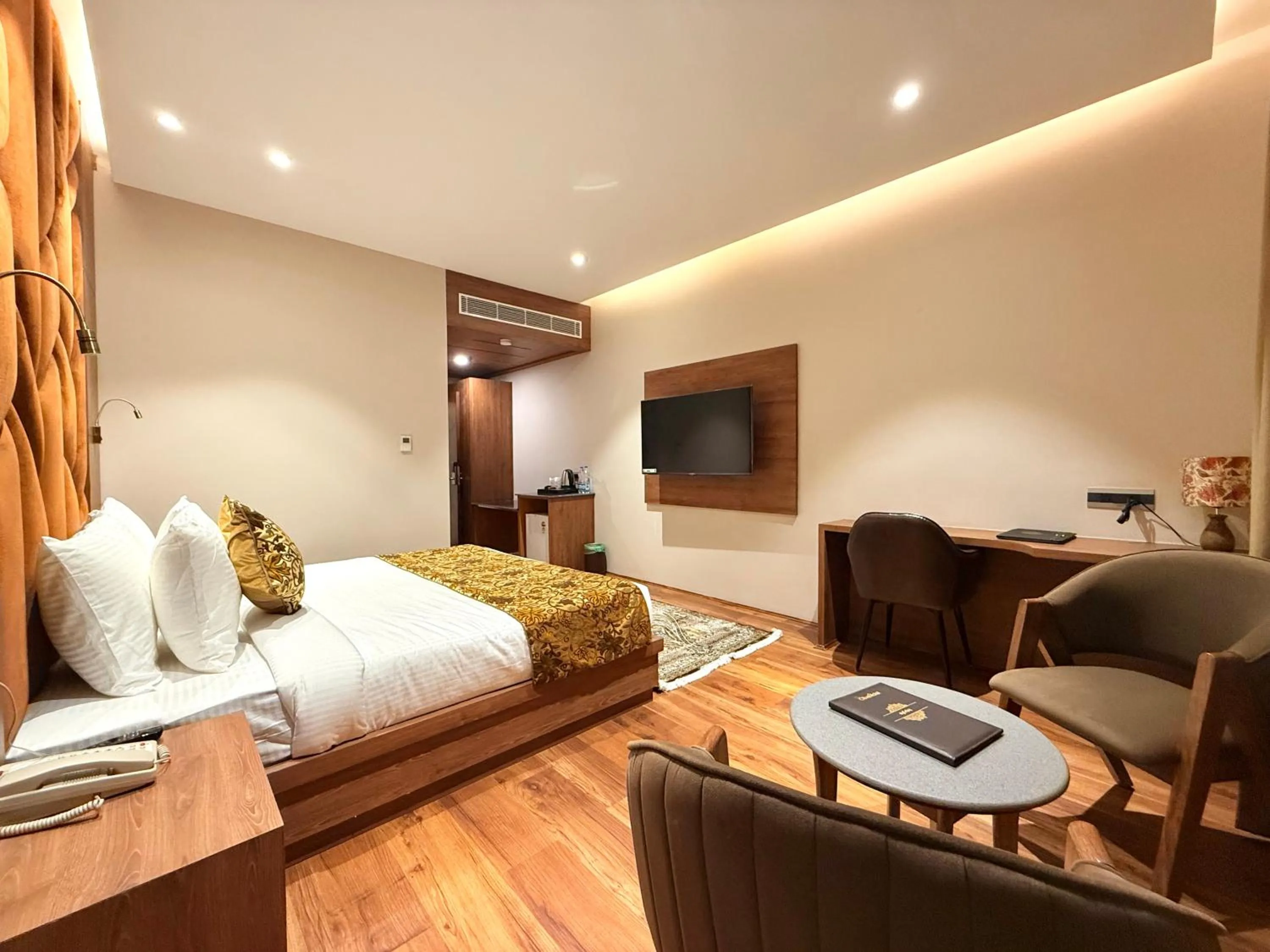 Photo of the whole room, Bed in The Olive Hotel Srinagar