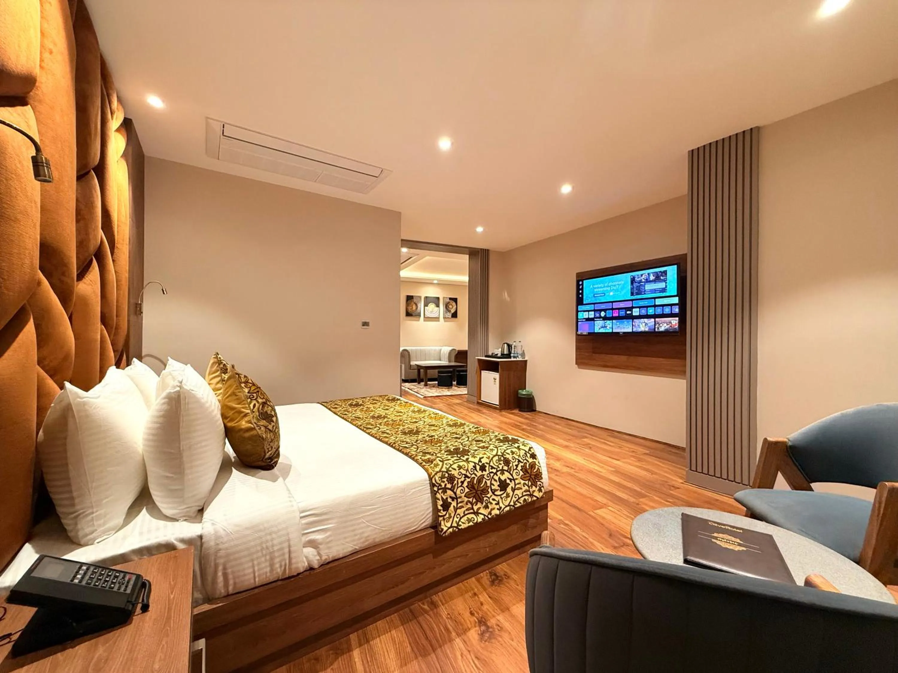 TV and multimedia, Bed in The Olive Hotel Srinagar