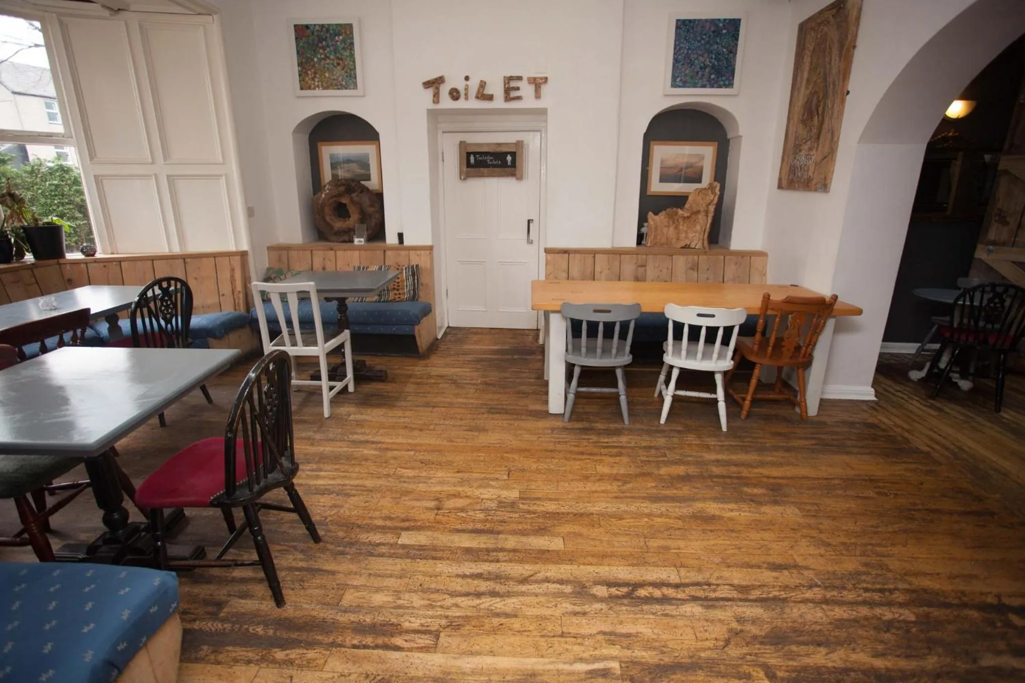 Restaurant/places to eat in The Heights Bunkhouse